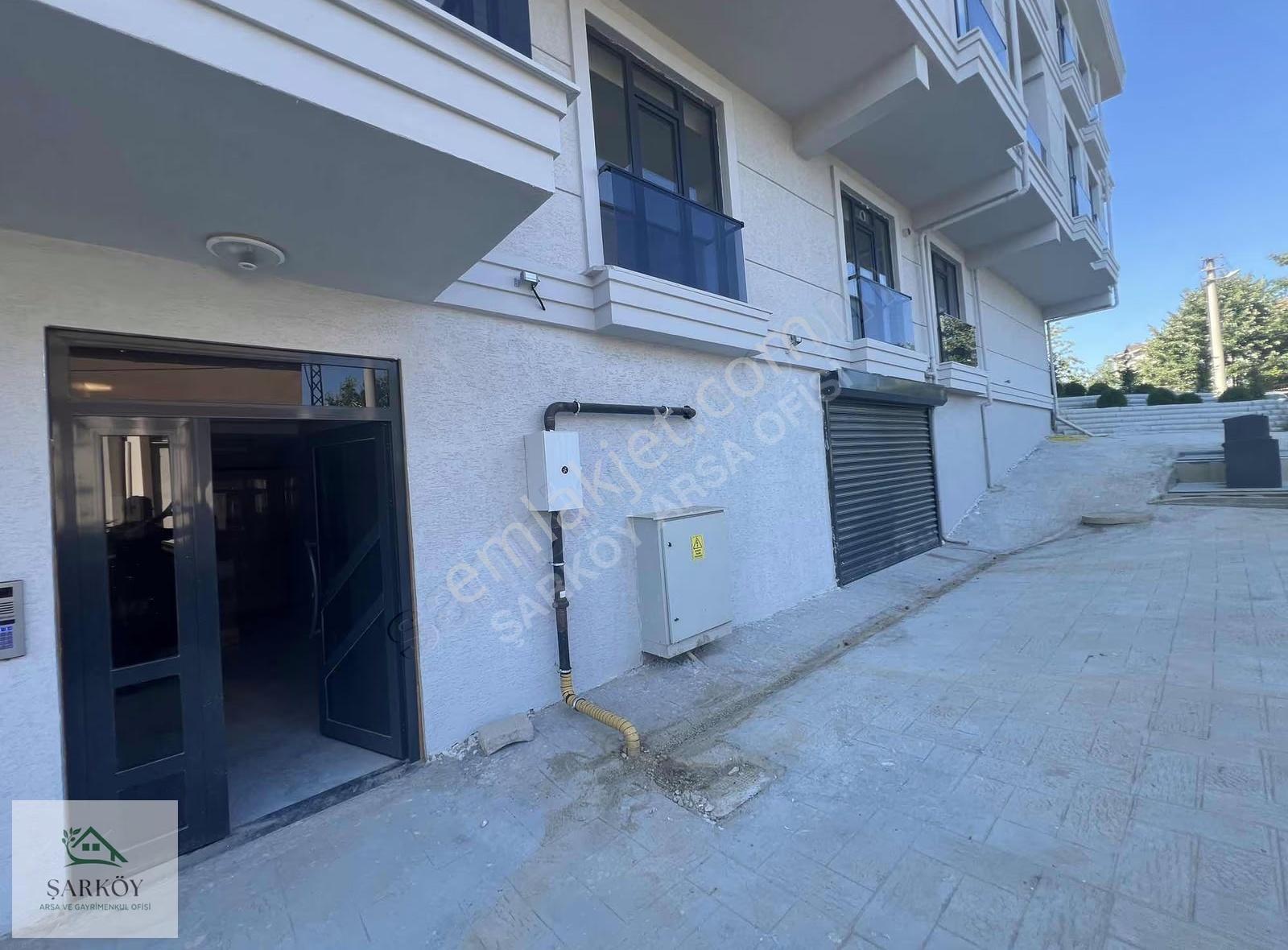 Topağaç'ta Havuzlu Deniz Manzaralı Plaja 50m Mesafede 2+1 Daire - Görsel 11