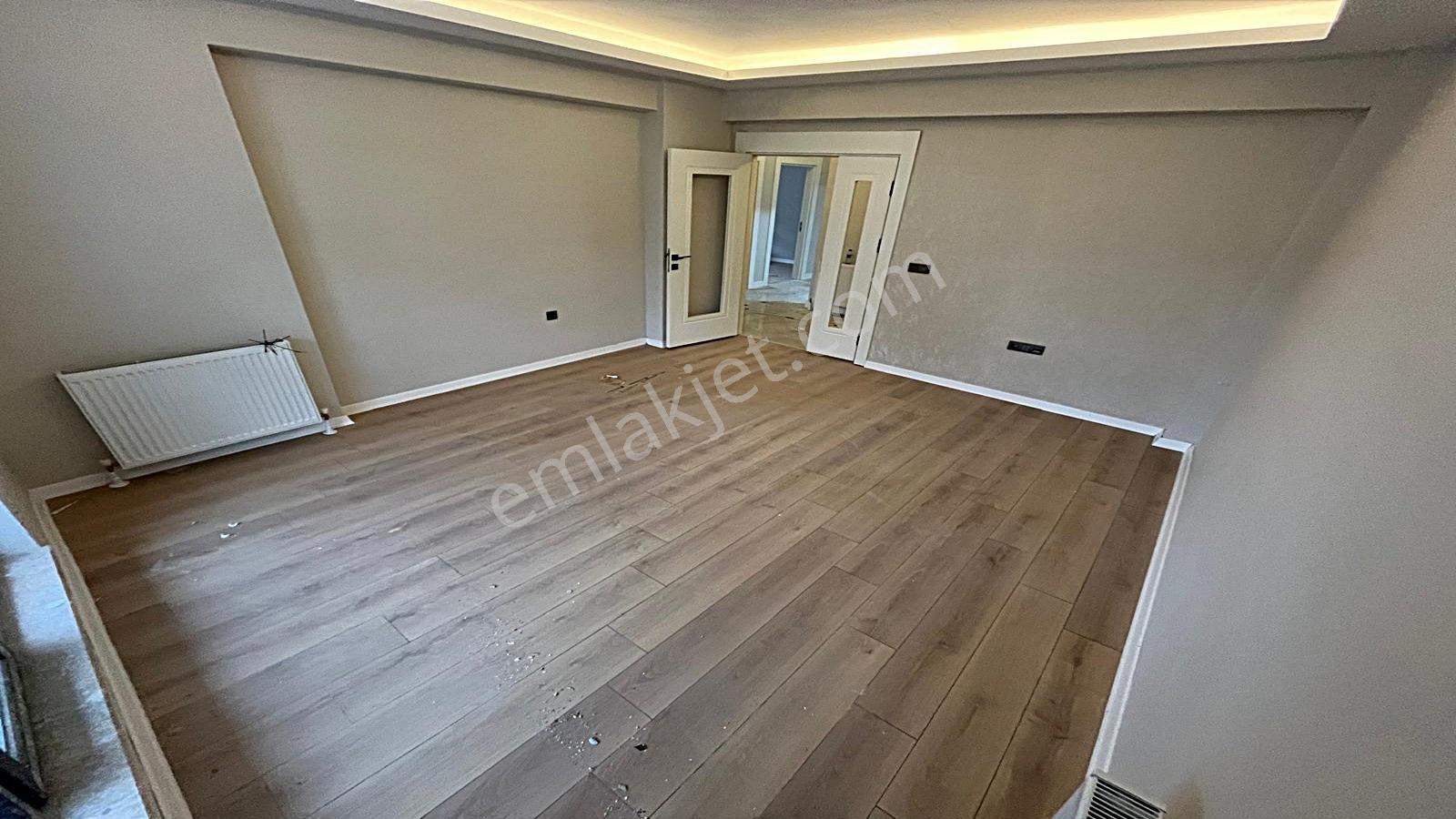 Yenikent Emlak'dan Çarşı İçinde Yakın Süper Lüks Daire - Görsel 13