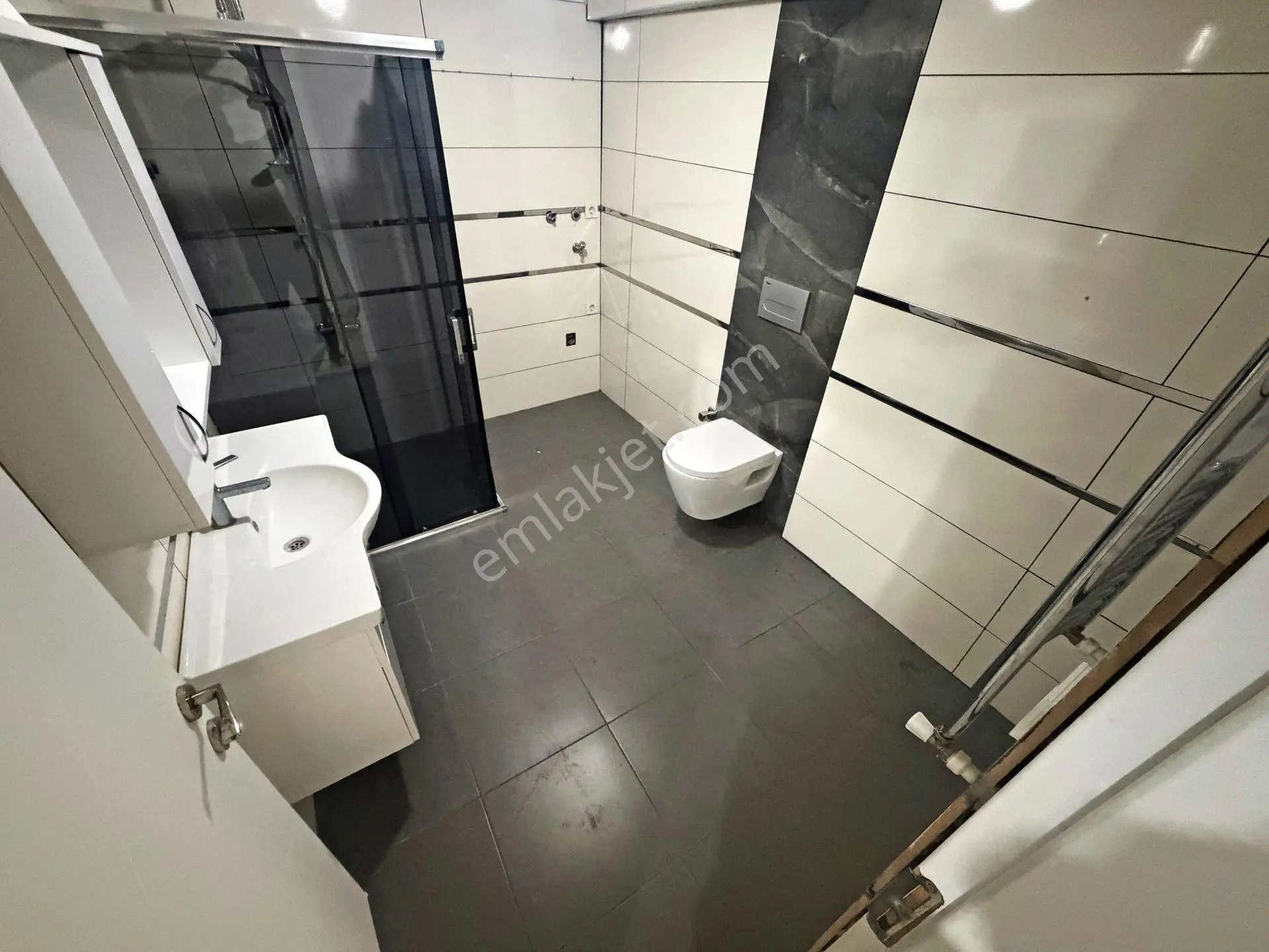 Aktif'ten Akçay'da Satılık 3+1 Ön Cephe Arakat Masrafsız Çift Wcli Geniş Daire - Görsel 31