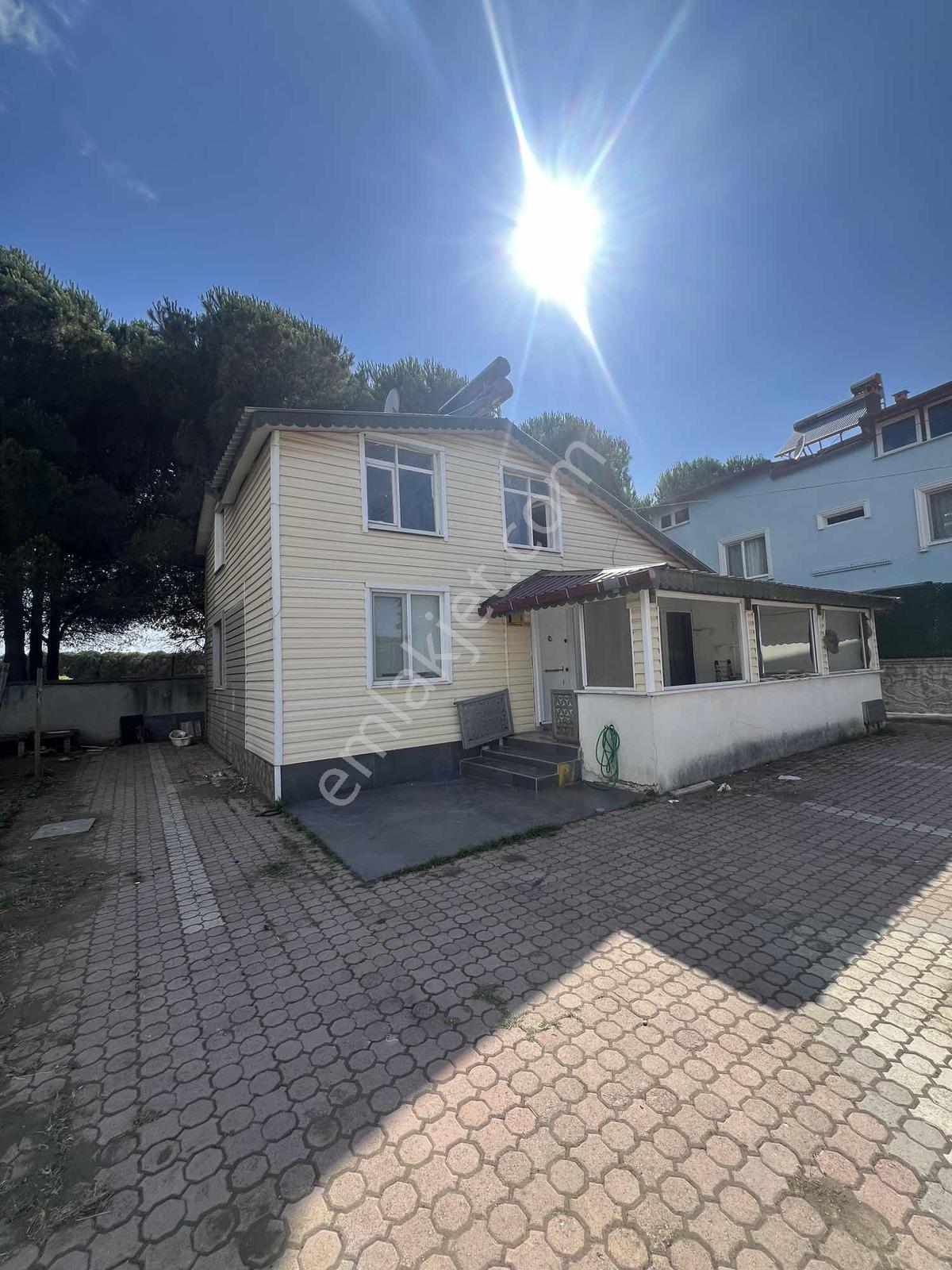 Costal Satılık Villa 2 Katlı 500m2 Arsa Alanı
