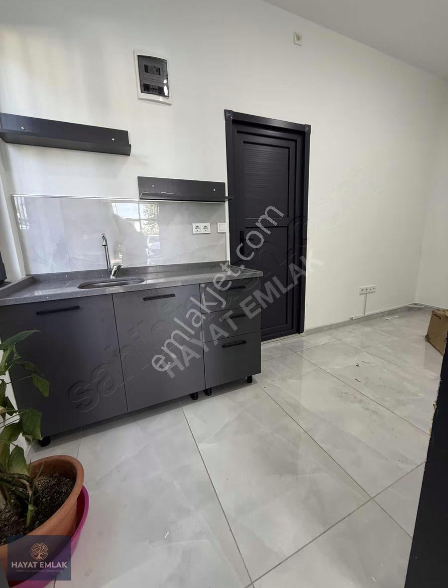 Cadde Üstü Güxel Konumda Kiralık Dükkan - Görsel 3