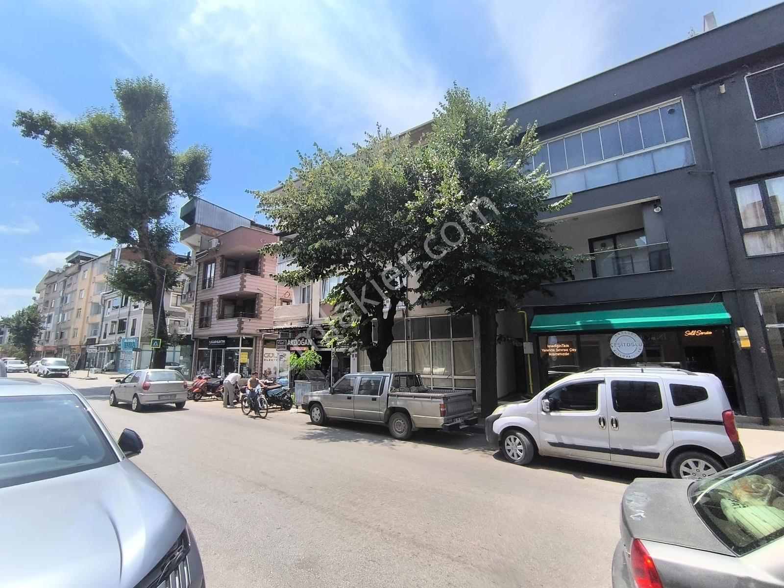 Kariyer'den İnegöl Merkez'de Kiralık 4+1 Dubleks Daire - 210m² - Görsel 5