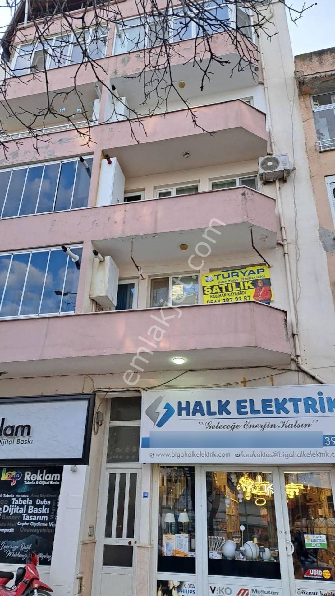 Çanakkale Biga Hamdibey Mah.istiklal Cad Satılık 2+1 Daire