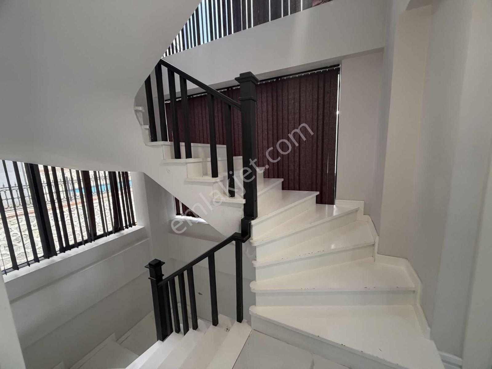 Ayşe Emlak'tan Serdivanın En Gözde Yerinde 6+1 Satılık Villa - Görsel 25