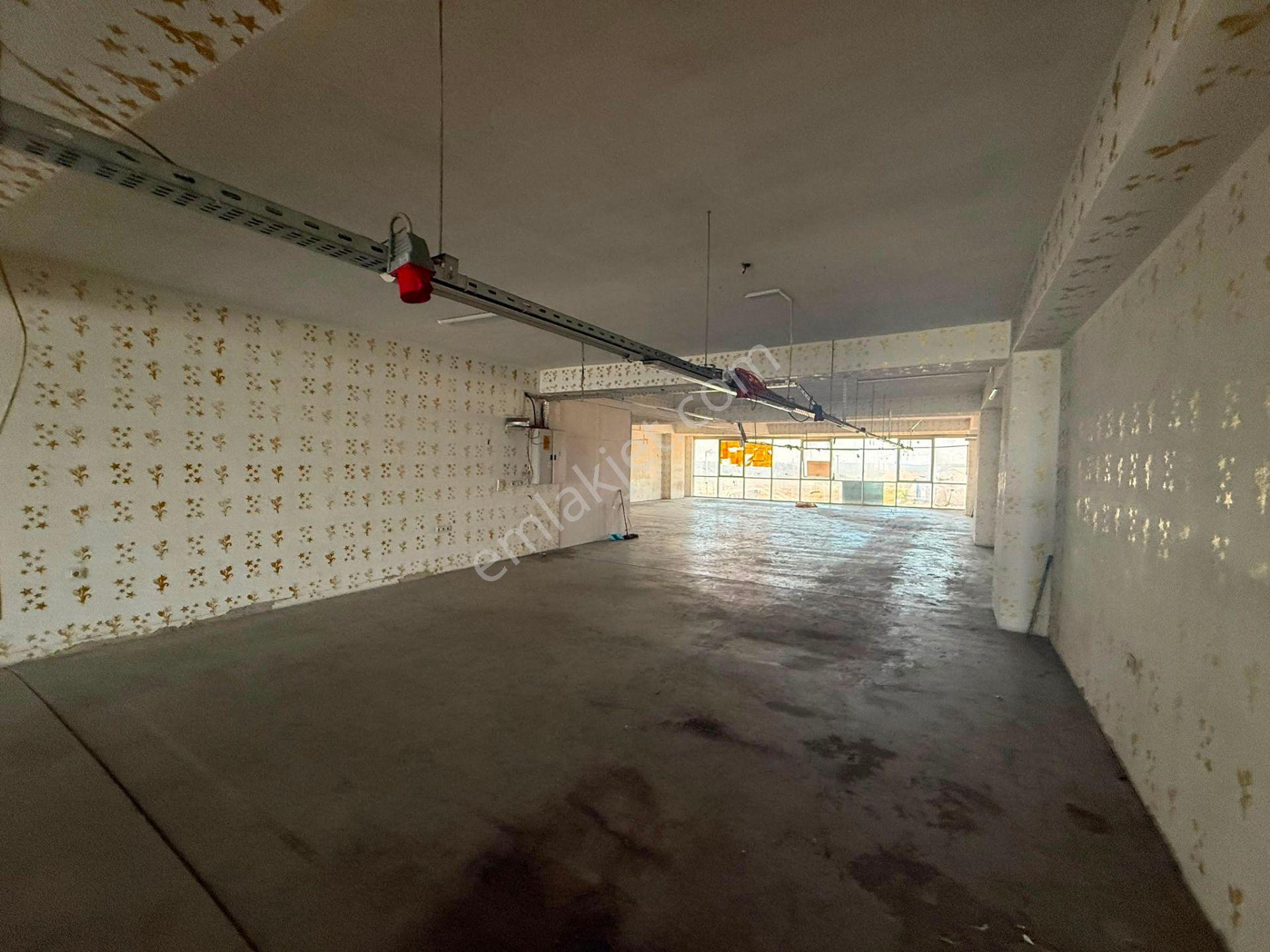Eski Edirne Asfaltında Hakanlar İnşaattan Kiralık 400m2 Dükkan - Görsel 4