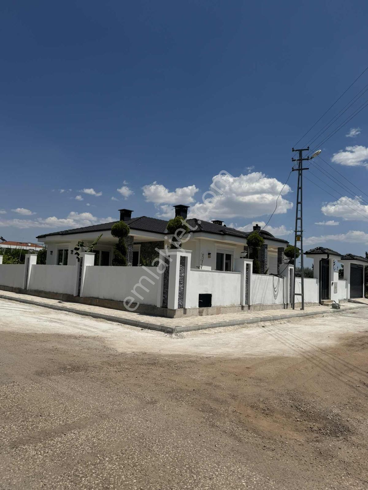 En/ru Tek Katlı Muhteşem Köşe Başında Havuzlu Villa Merkezi ... - Görsel 13