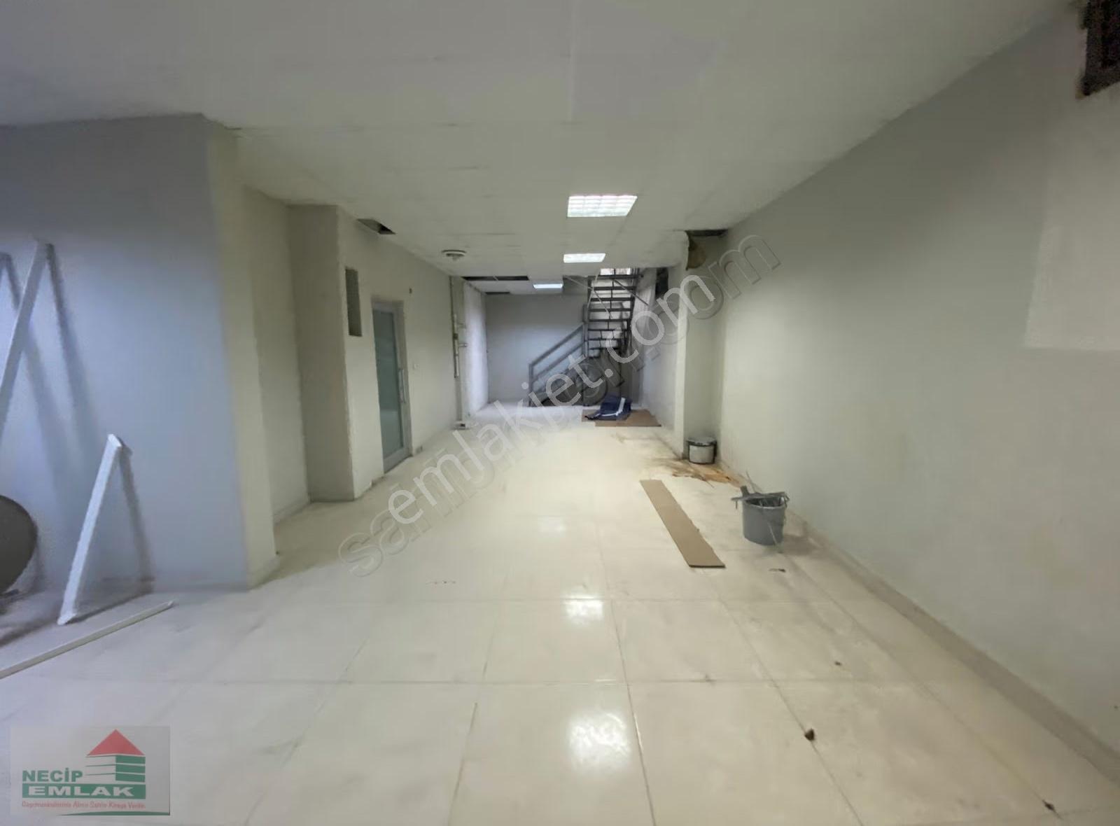 Velibabada Düz Giriş Kiralık Depolu Dükkan - Görsel 2