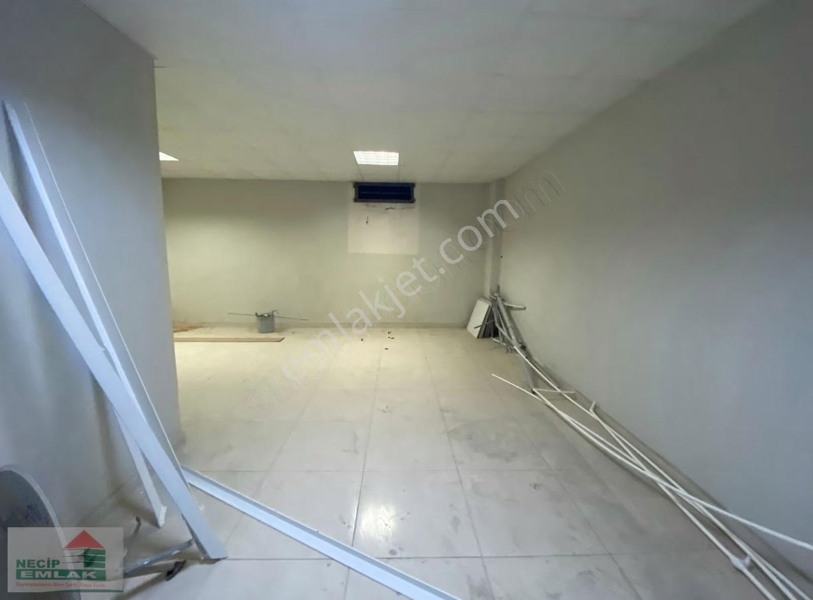 Velibabada Düz Giriş Kiralık Depolu Dükkan - Görsel 6