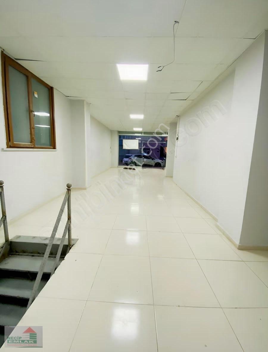 Velibabada Düz Giriş Kiralık Depolu Dükkan - Görsel 9