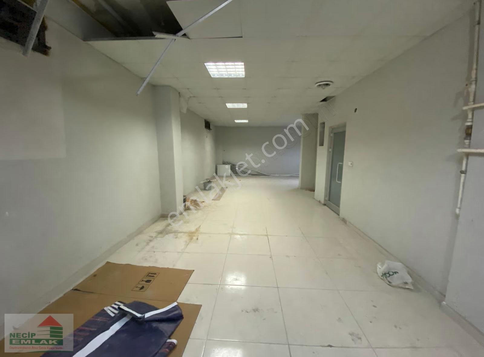 Velibabada Düz Giriş Kiralık Depolu Dükkan - Görsel 10