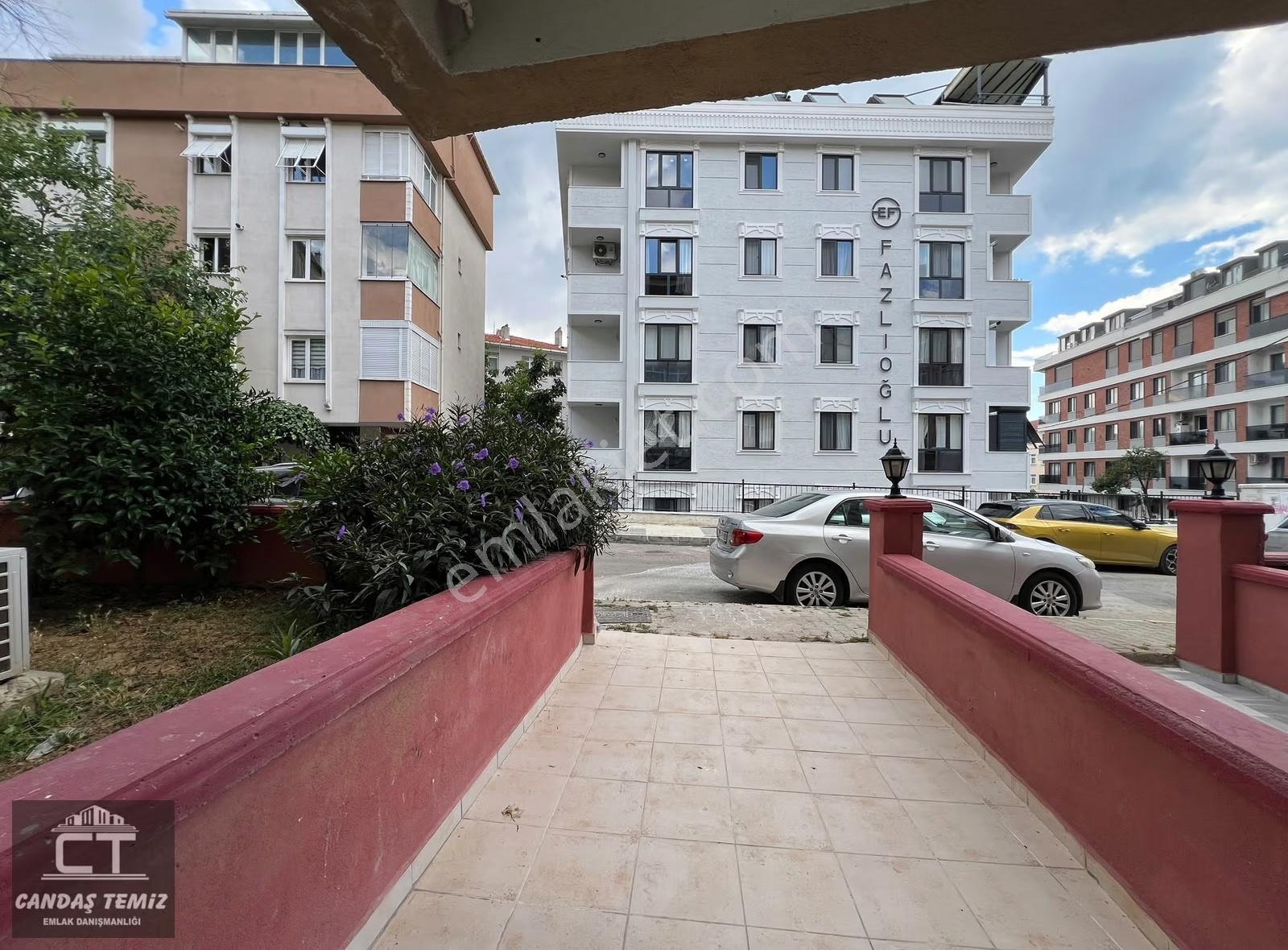 Ct Emlak'tan Altıntepe'de Sahil Ve Min. Yakın 1+0 İskanlı - Görsel 2