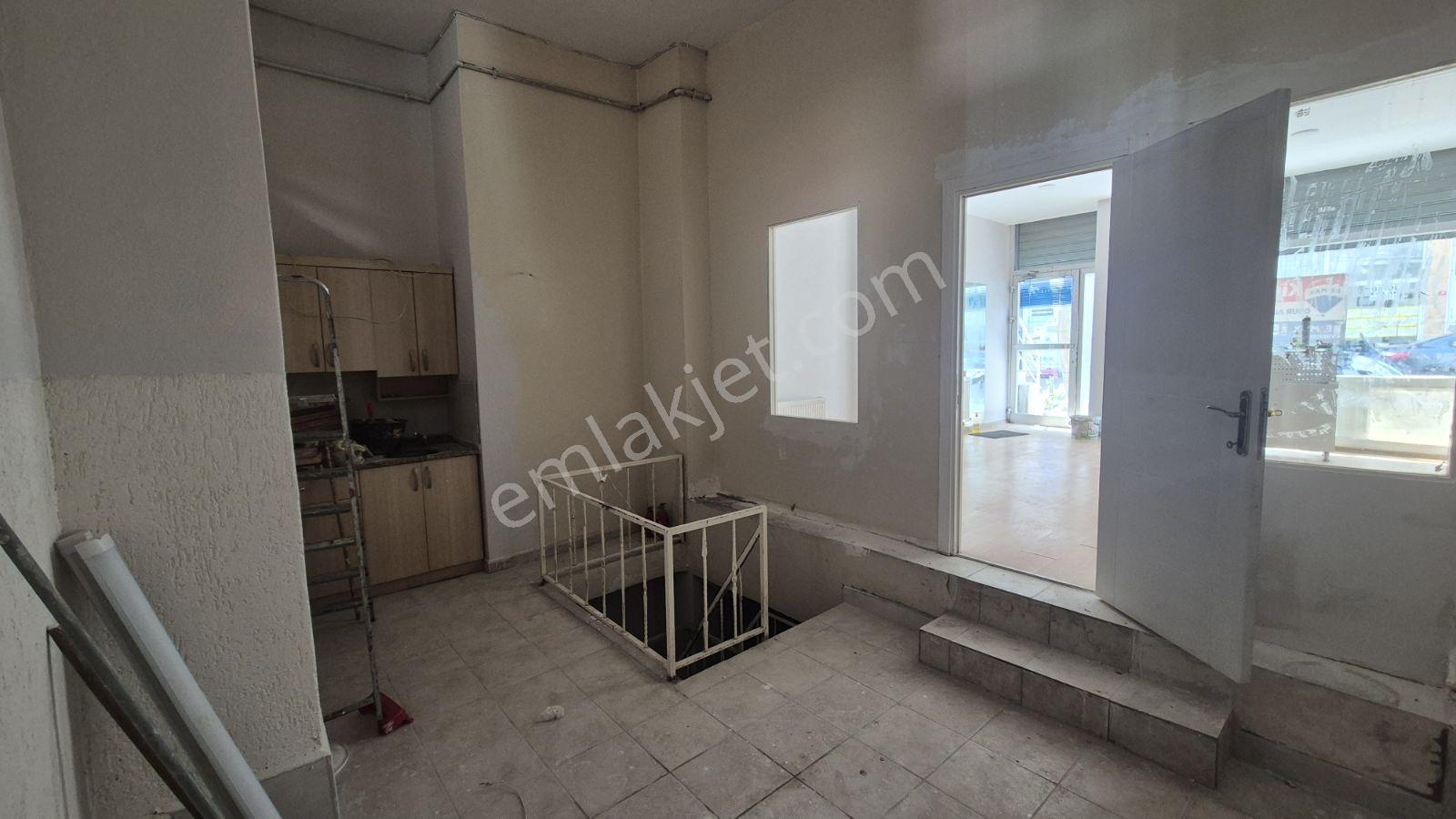 Mithatpaşa Caddesi Kanaat Sokak'ta 150 M² Depolu Kiralık Dükkan - Görsel 6