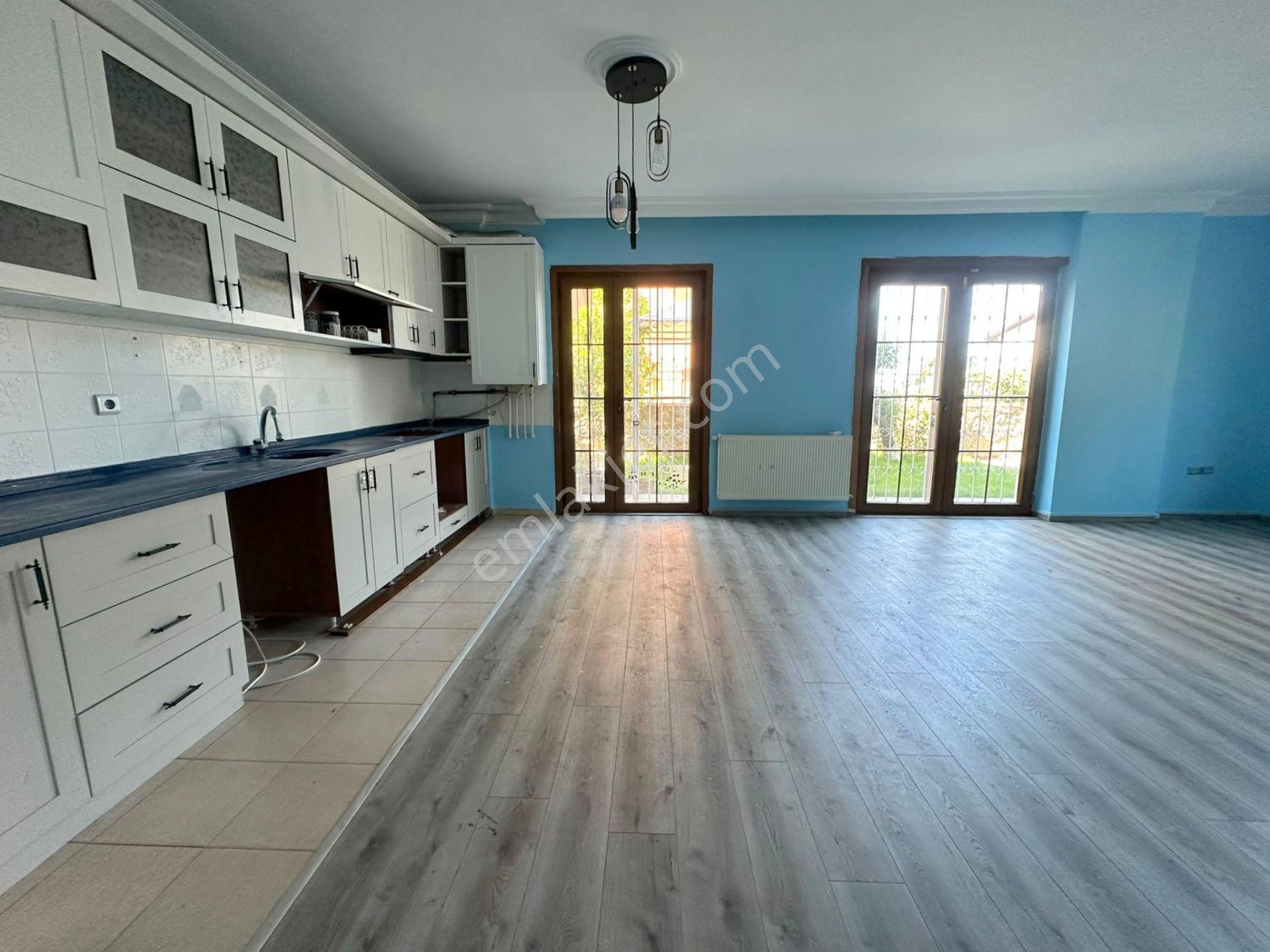 Mertcan Dan Çarşı Mah 80m2 Bahçe Kullanımlı 4+1 Fırsat Kiralık Villa - Görsel 4