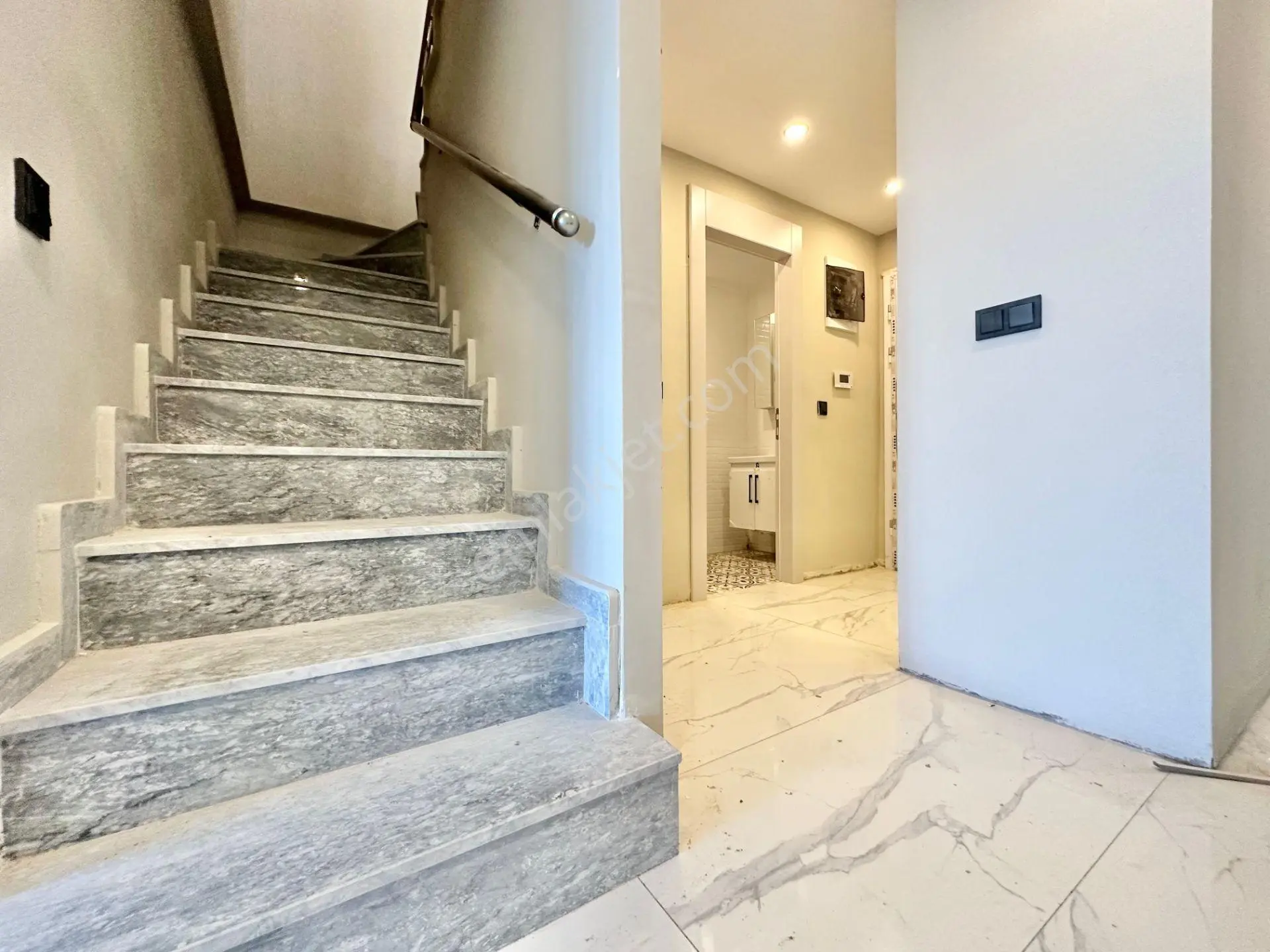 ꧁ay Emlaktan꧂akçay'da Kapalı Otoparklı Çift Asansörlü Denize Yakın Satılık 2+1 Dubleks Daire - Görsel 23