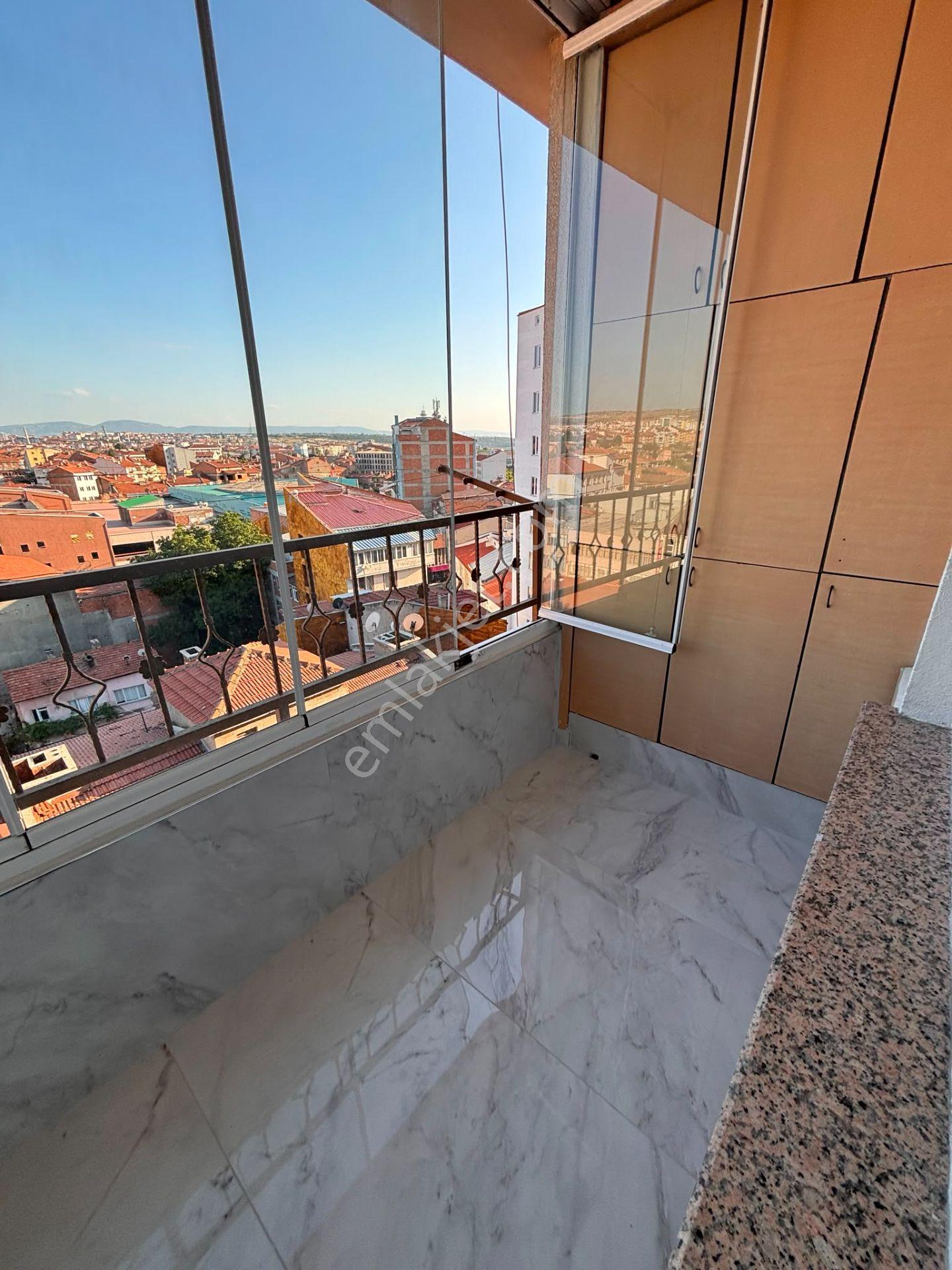 Şehir Merkezinde Saat Kulesi Yanında Kiralık 4+1 Daire - Görsel 13
