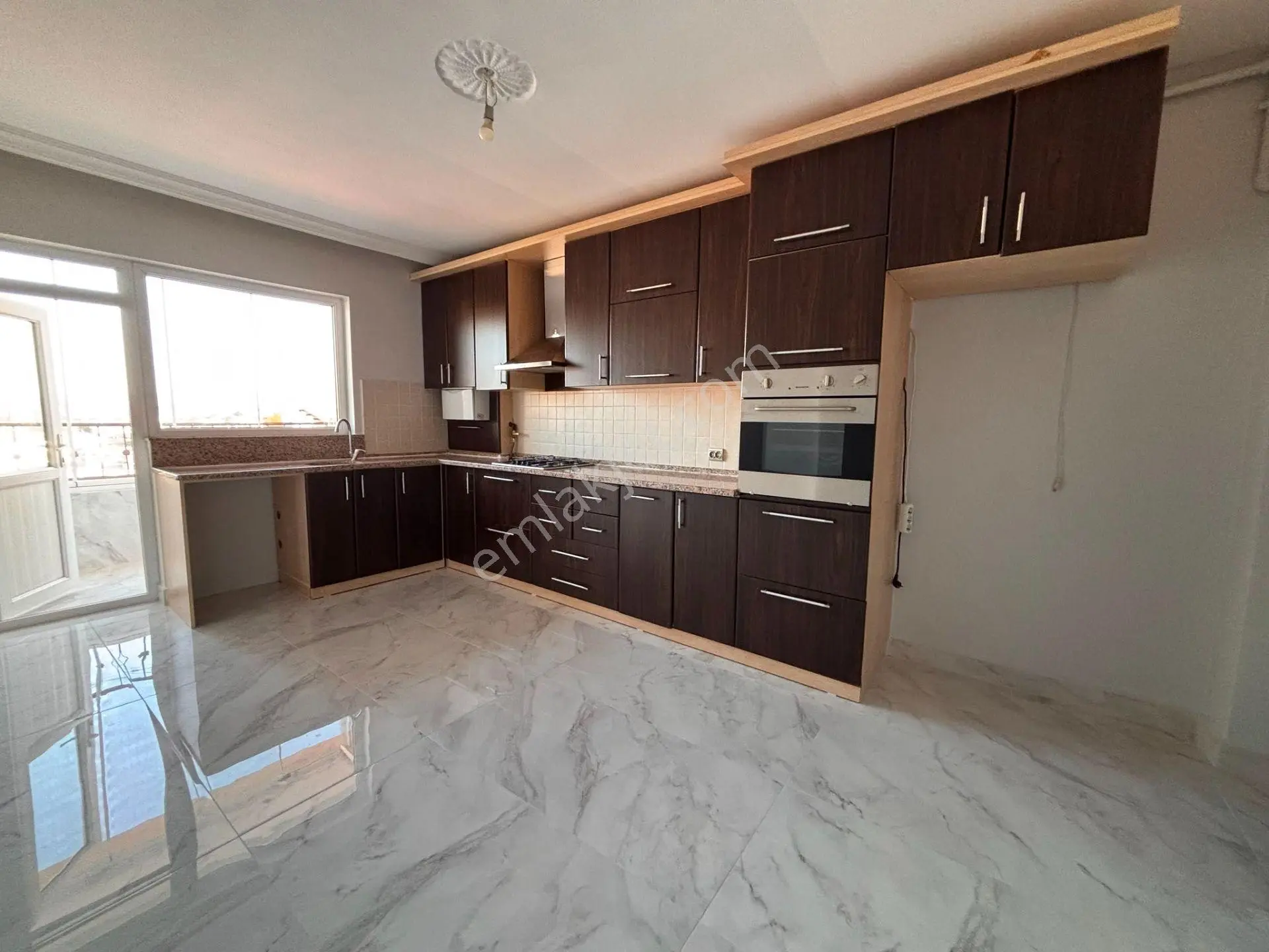 Şehir Merkezinde Saat Kulesi Yanında Kiralık 4+1 Daire - Görsel 5