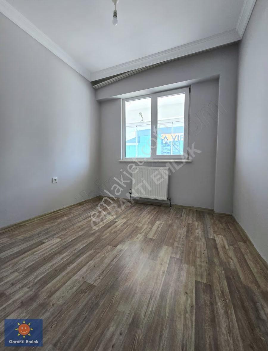 Garanti Emlak'tan Kuzeykentte - Caddeye Cephe - K.otoparklı 2+1 - Görsel 9