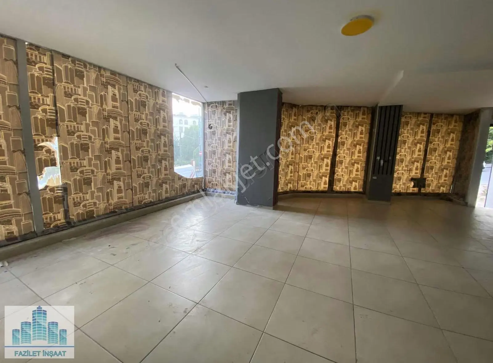 Halkalı Meydana Yakın Kiralık 120 M2 Dükkan