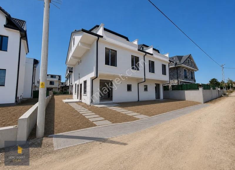 Kocaali'de Bir Aya Teslim 3+1 Triplex Villa
