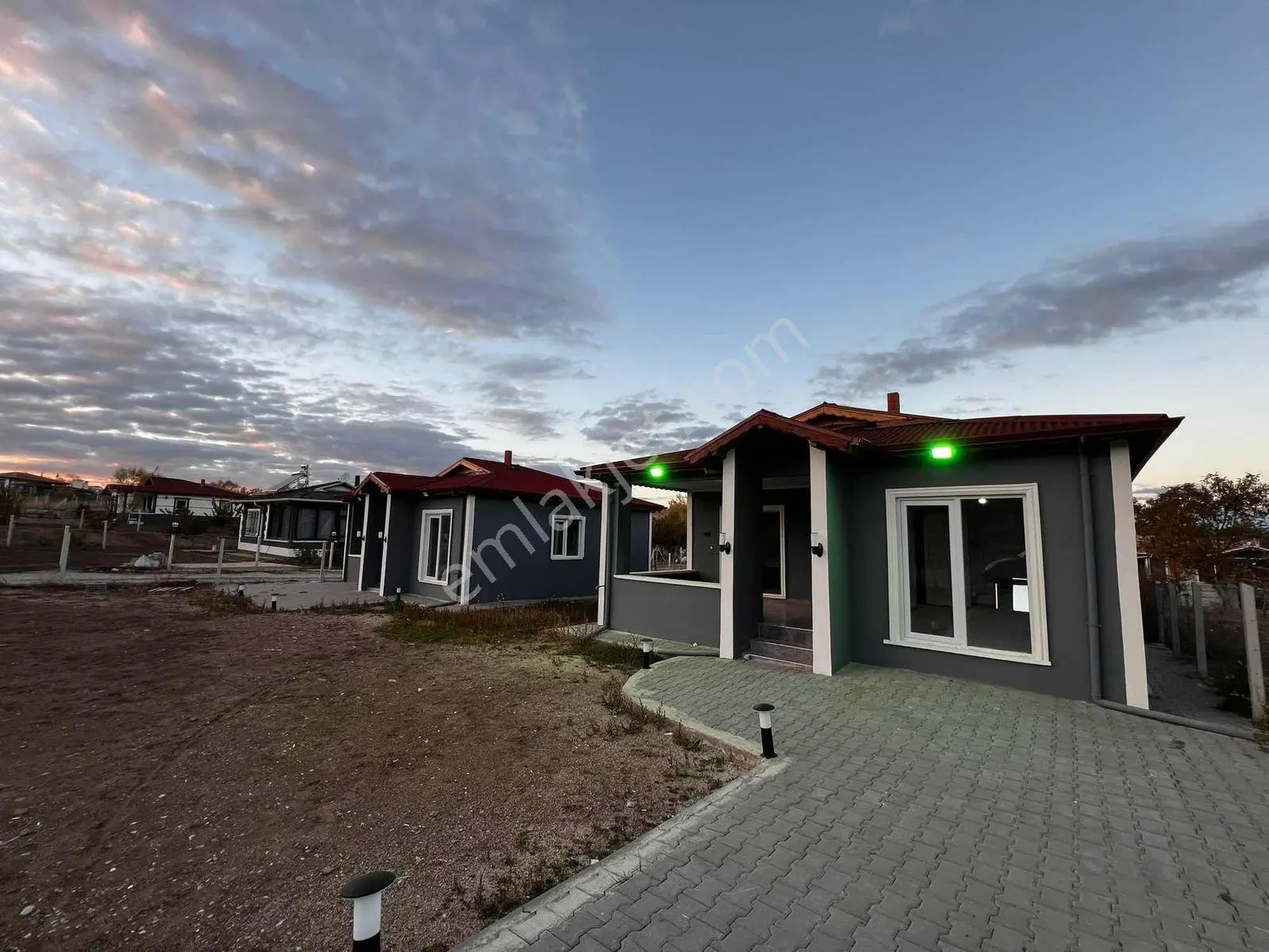 KAVAKLI KESKİN VİRAJDA 300M2 ELEKRİK SU ŞEBEKE CEZASI ÖDENMİŞTİR - Görünüm 2