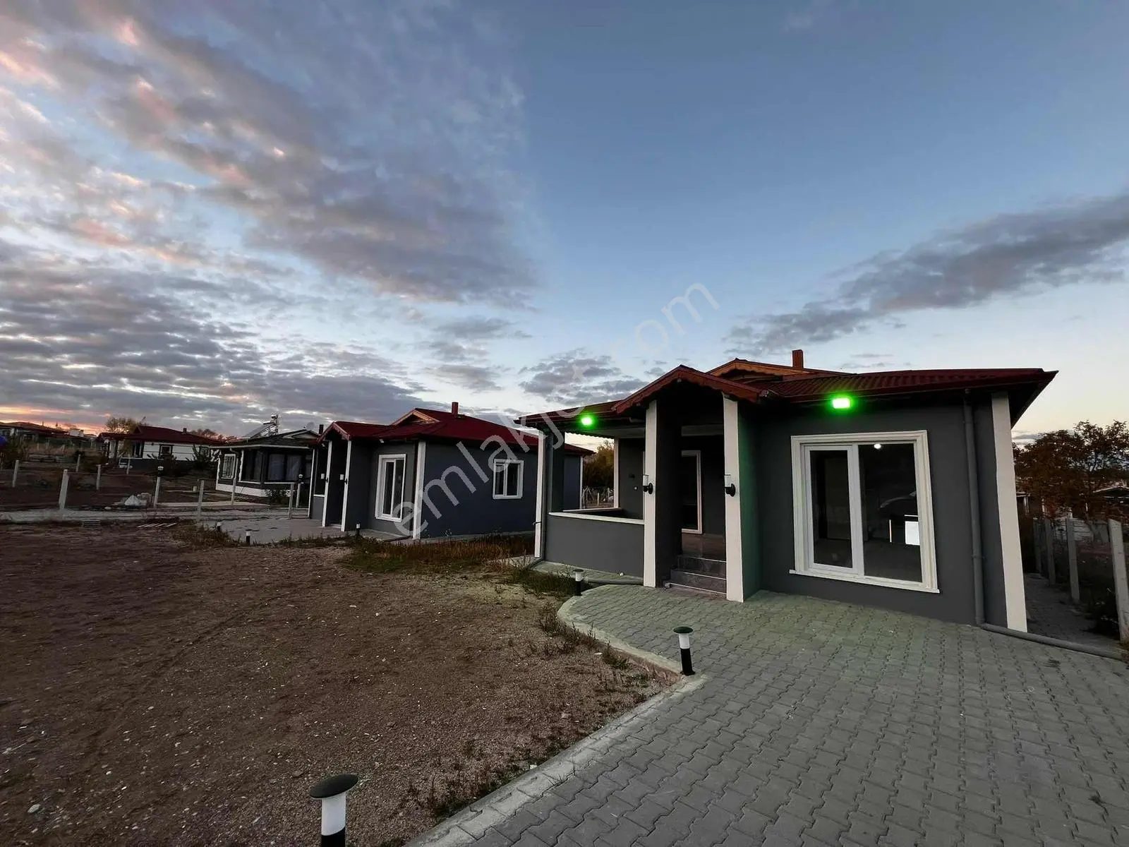 KAVAKLI KESKİN VİRAJDA 300M2 ELEKRİK SU ŞEBEKE CEZASI ÖDENMİŞTİR - Görünüm 3
