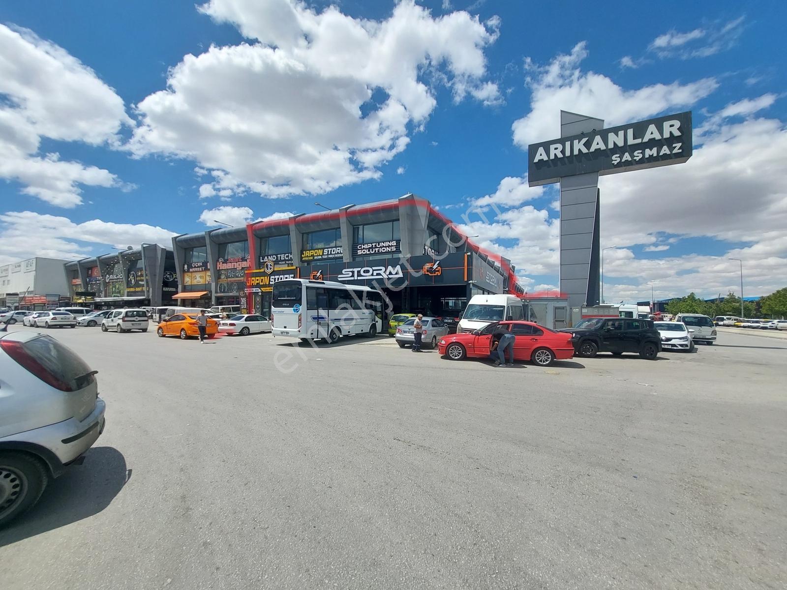 ŞAŞMAZ SANAYİ KURUMSAL KİRACILI 700M2 TABELA DEĞERLİ KÖŞE DÜKKAN - Görünüm 3
