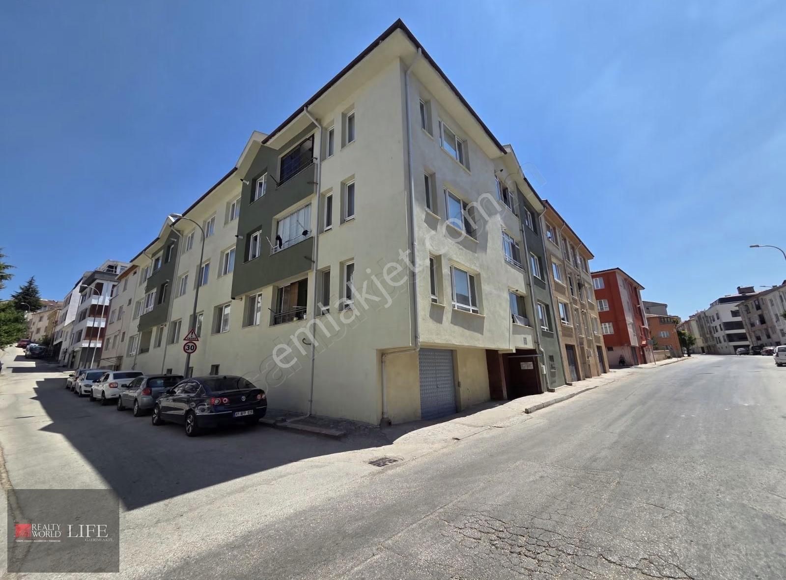 Gültepe Mahallesi Üst Kat Geniş 3+1 Satılık Daire
