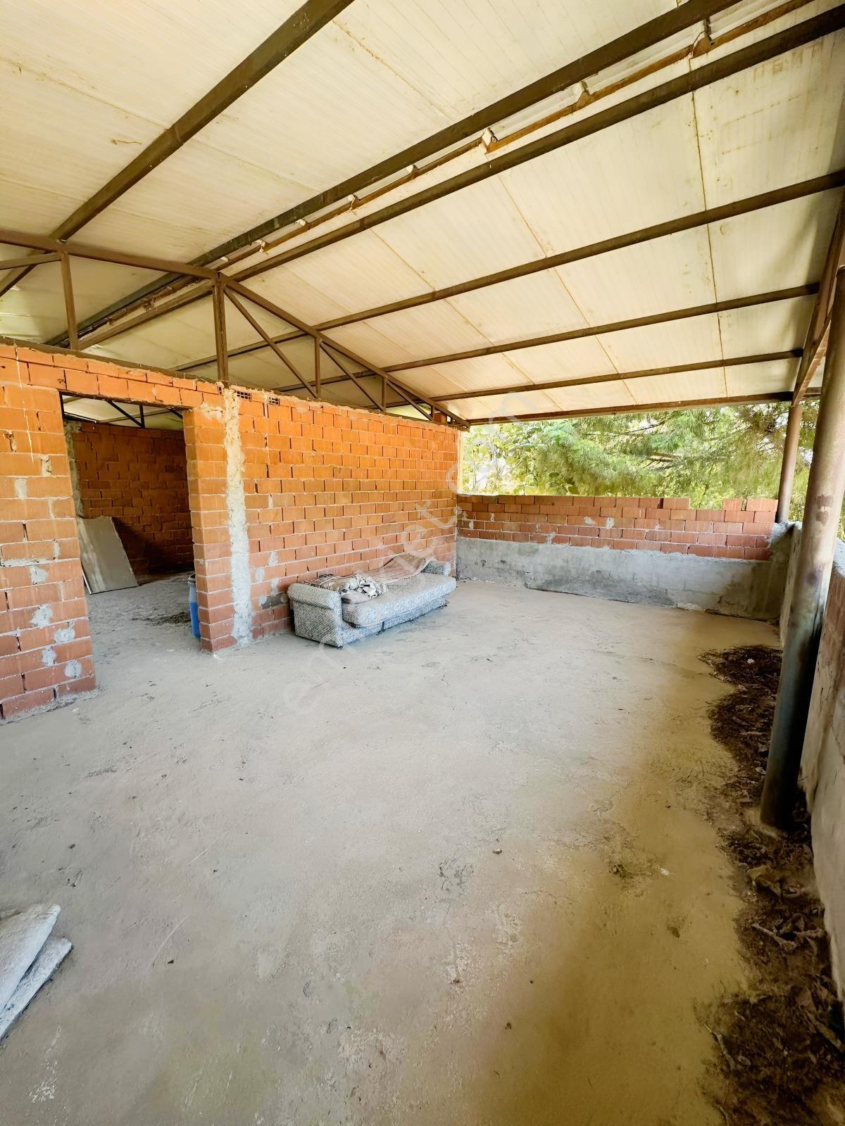 ULUABATTA EŞSİZ LOKASYONDA SATILIK KÖY EVİ VE YATIRIMLIK ARSA - Daha fazla
