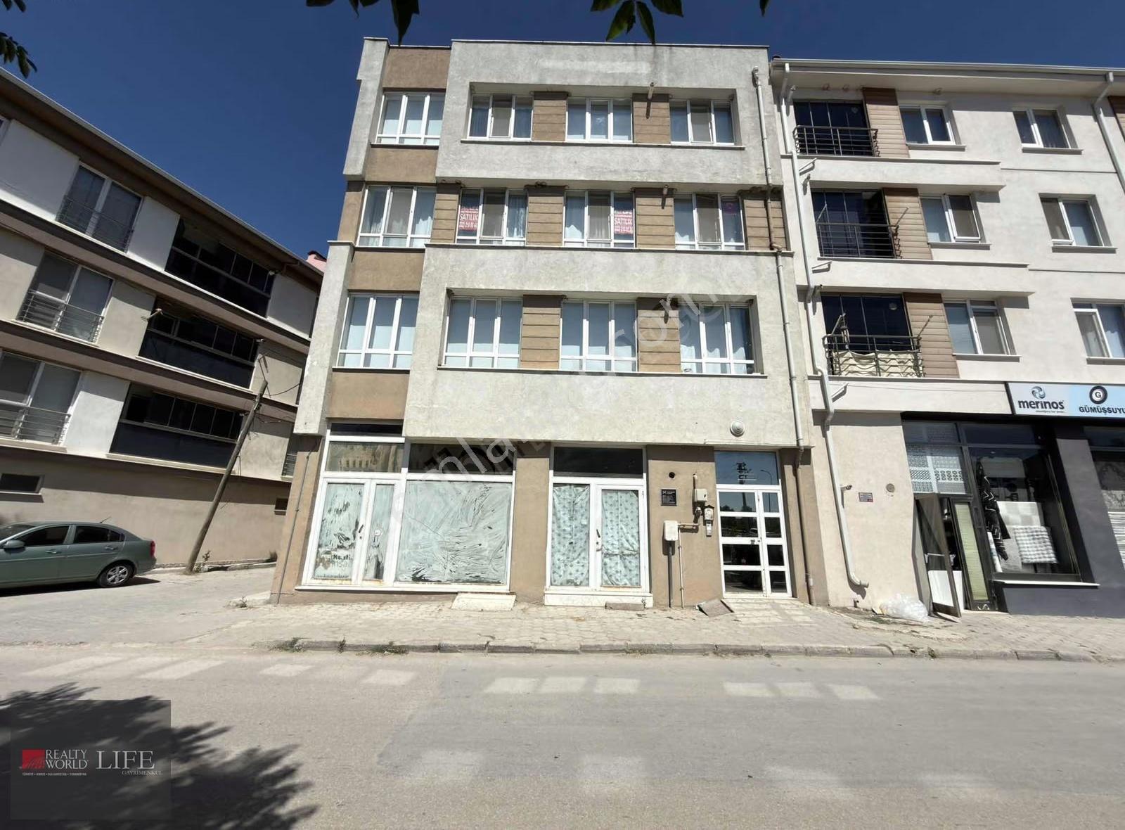 Çamlıca Mah.ertuğrulgazi Cadde Yanı 2+1 Satılık Daire