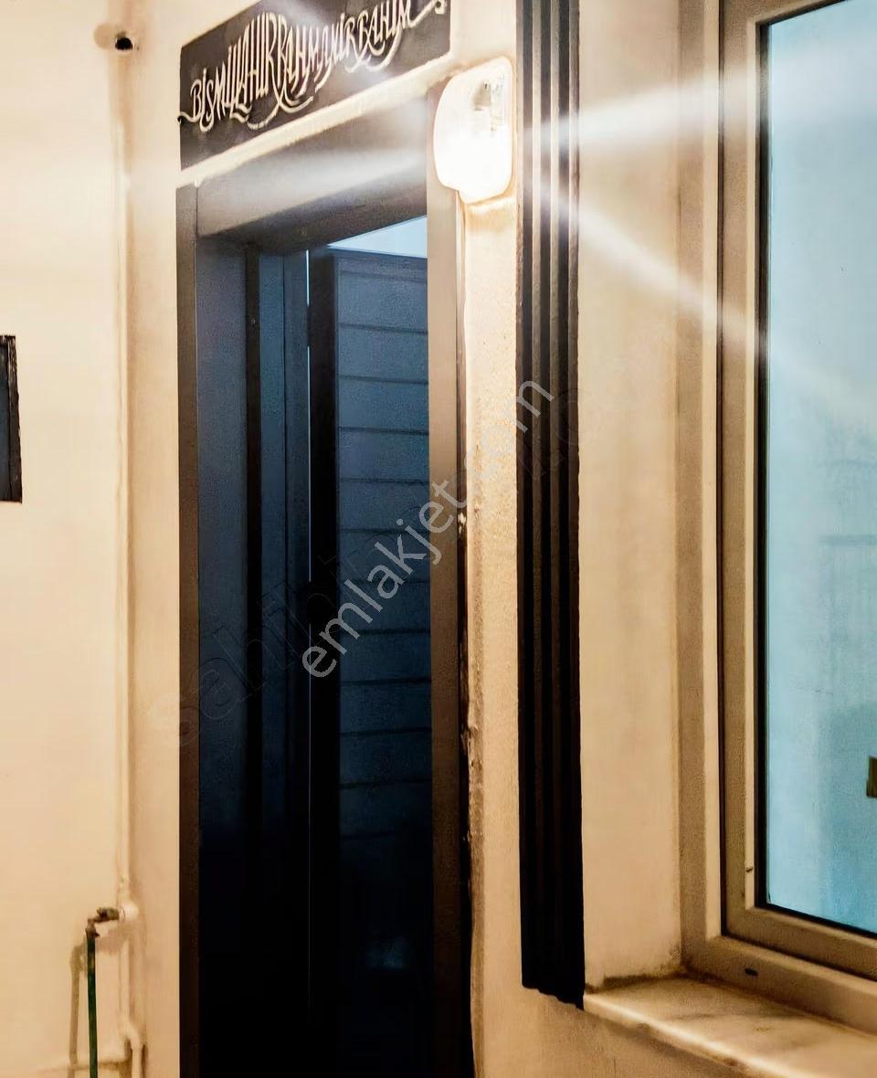 House in İzmir - Daha fazla