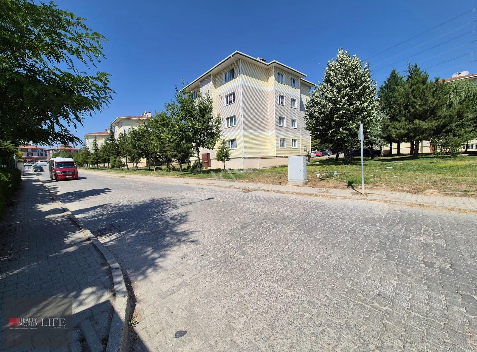 yaşamkent Toki 60m2 Gd Cephe Ara Kat 1+1 Satılık Daire