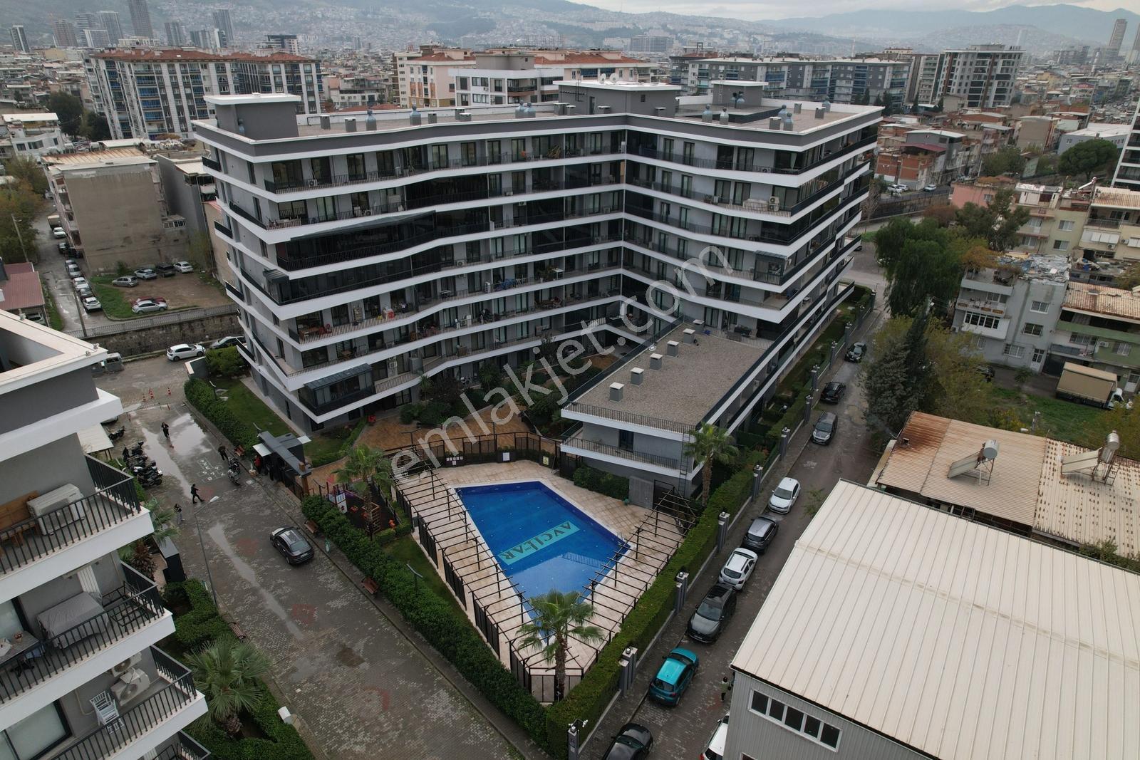 Pasifikten Bornova Avcılar Prestijde Satılık Eşyalı 2+1 Daire