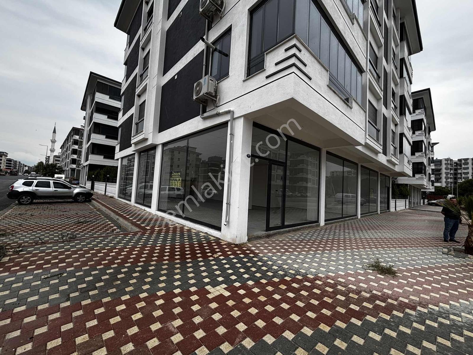 Pasifikten Torbalı Cumhuriyette Kiralık 270 M² Köşe Sıfır Dükkan
