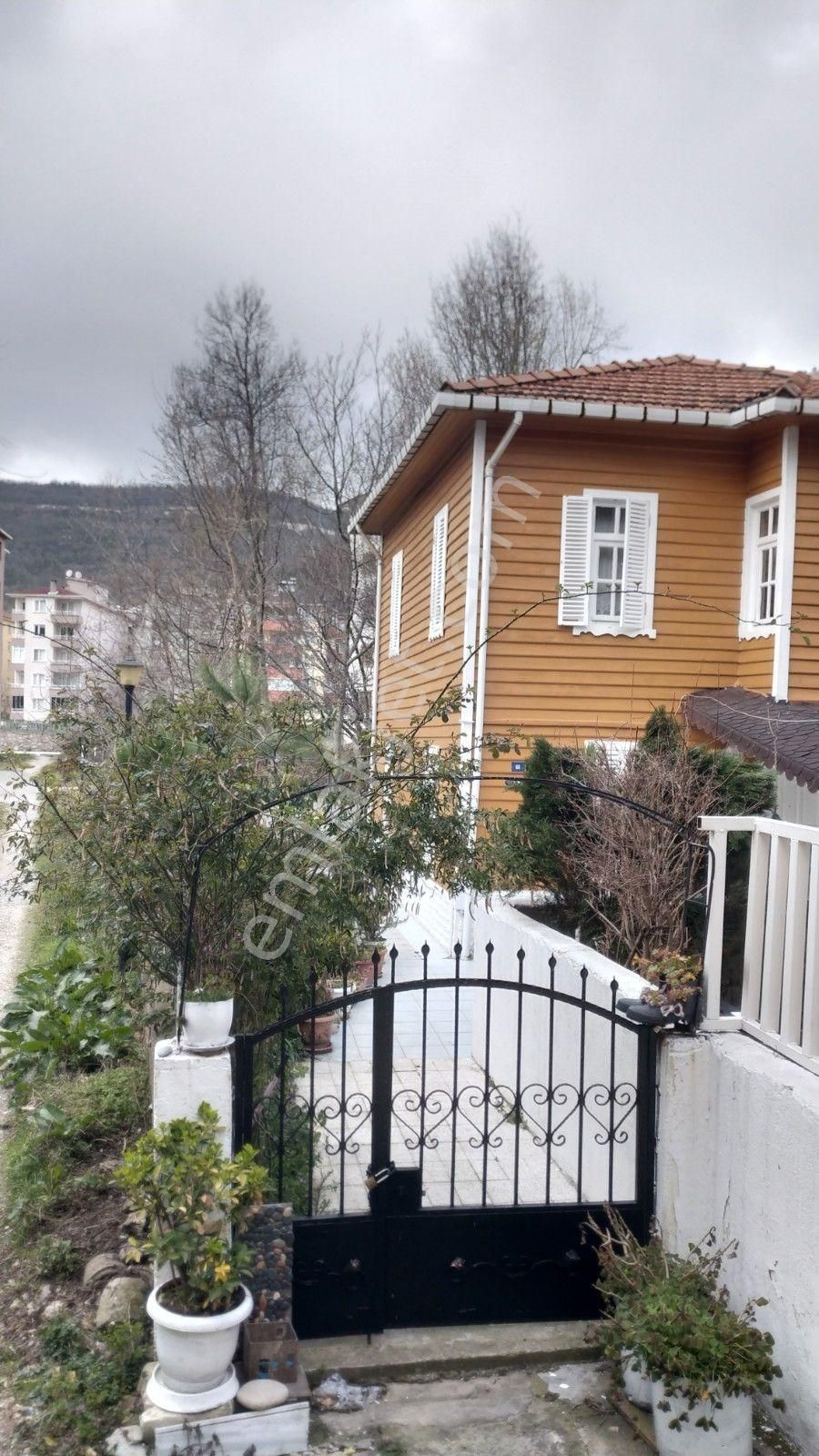 Emlakçıdan Kastamonu Cide Kasaba Mahallesi 4+1 Satılık Daire 550.000 TL