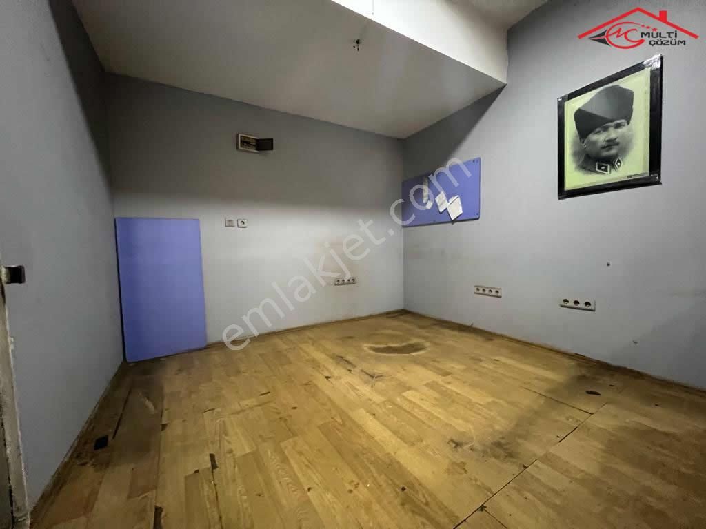 Yenibosna Zafer Mahallesinde Kiralık Dükkan Depo Atölye İmalathane - Görsel 14