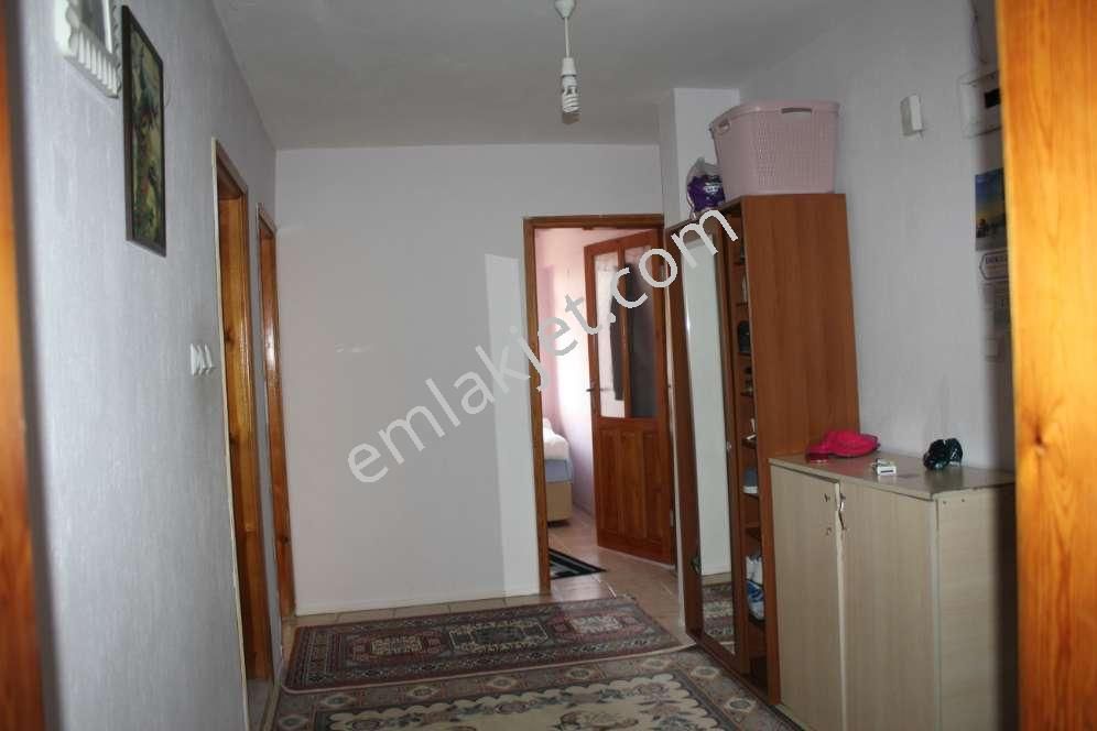 Emlakçıdan İzmir Buca Akıncılar Mahallesi 3+1 Satılık Daire 230.000 TL