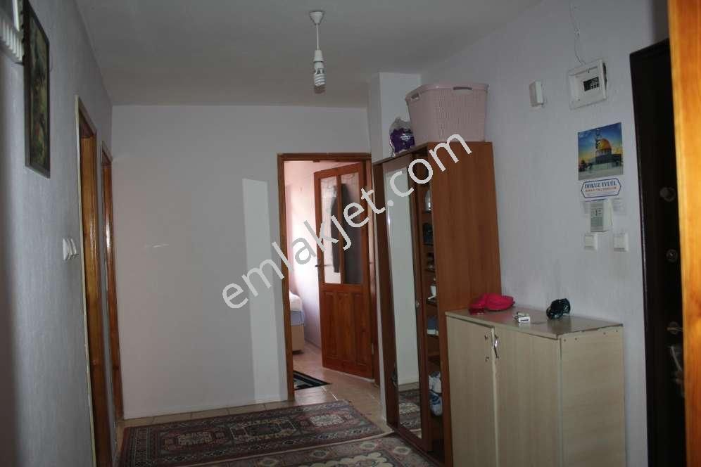 Emlakçıdan İzmir Buca Akıncılar Mahallesi 3+1 Satılık Daire 230.000 TL