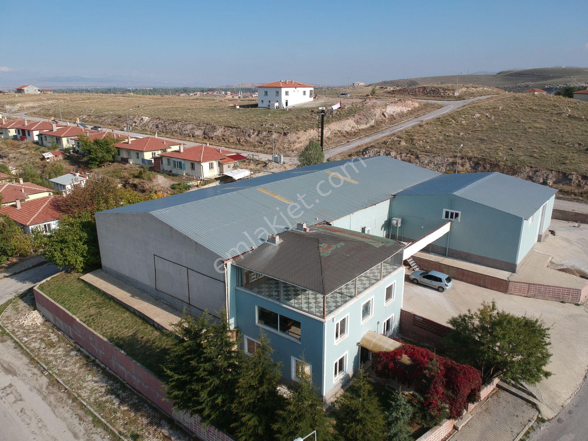 İlbey Emlaktan Şuhut Yolu Üzeri Çimento Fab Yakın Kiracılı - Görsel 10
