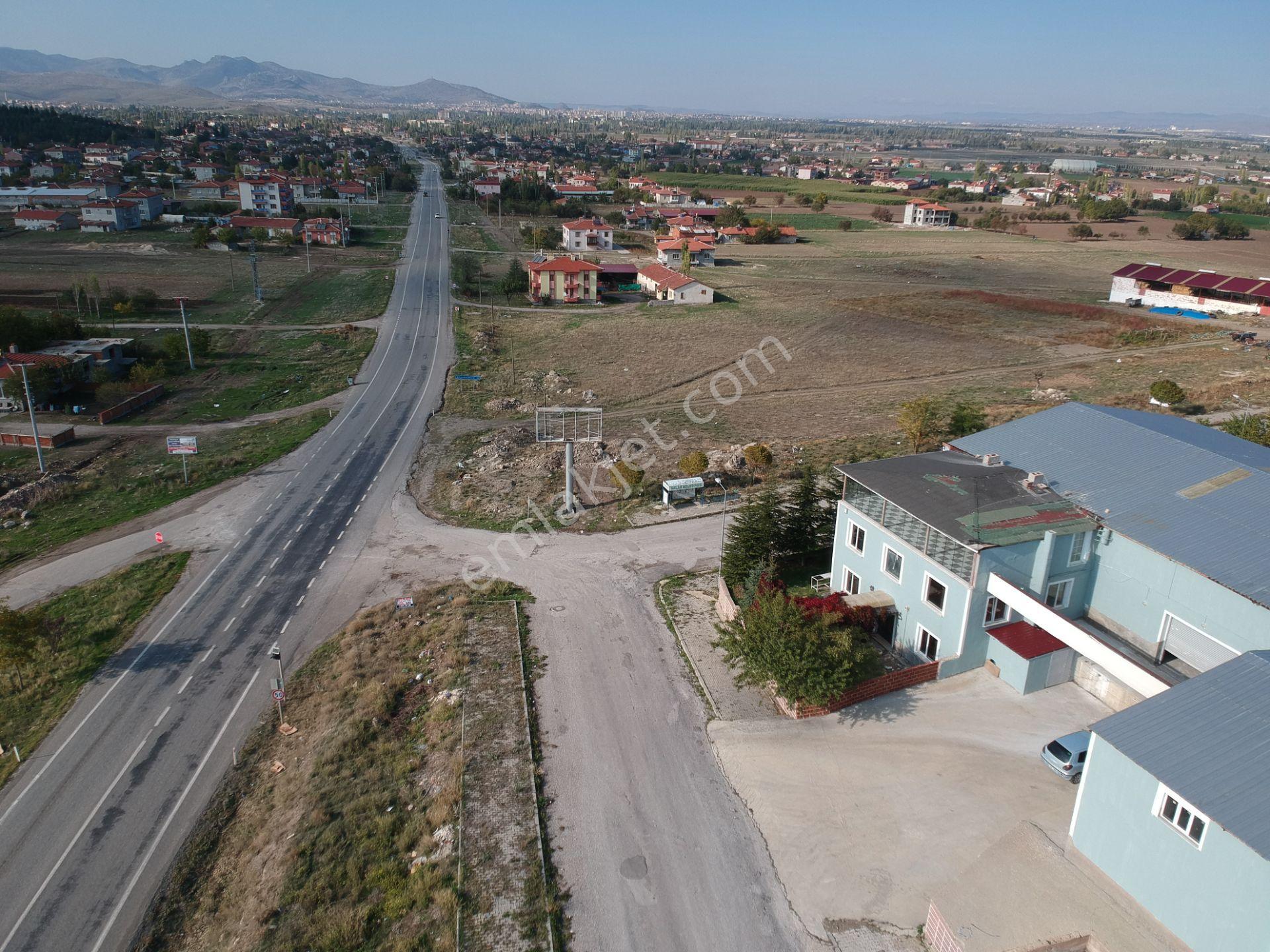 İlbey Emlaktan Şuhut Yolu Üzeri Çimento Fab Yakın Kiracılı - Görsel 5