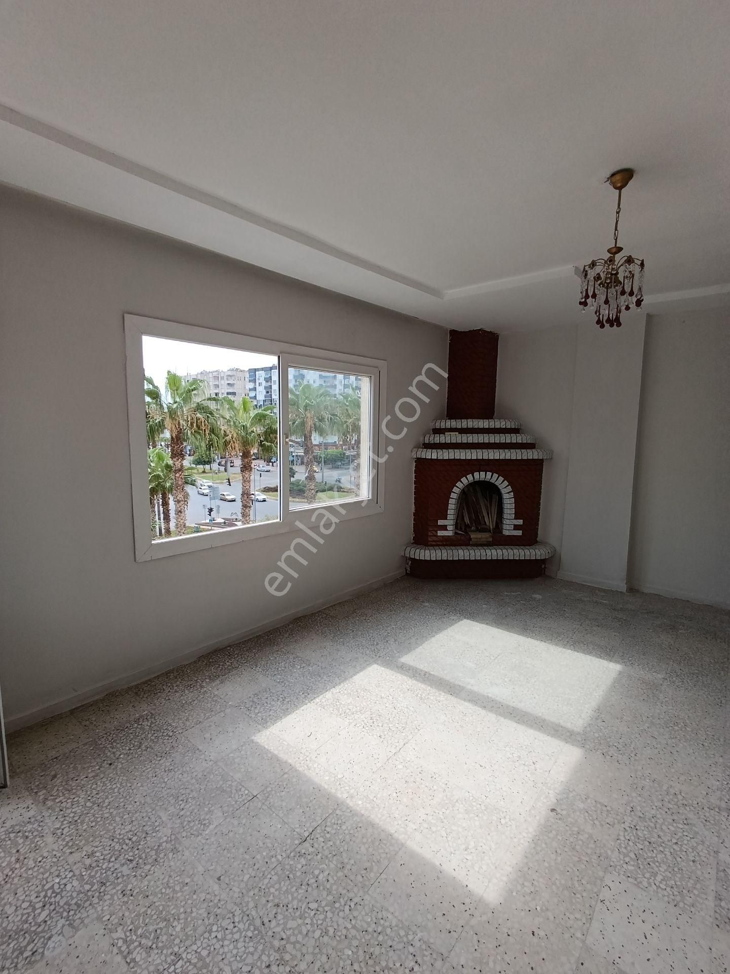Sahibinden Göçmen Sahil Tarafı 2+1 Güney Cephe