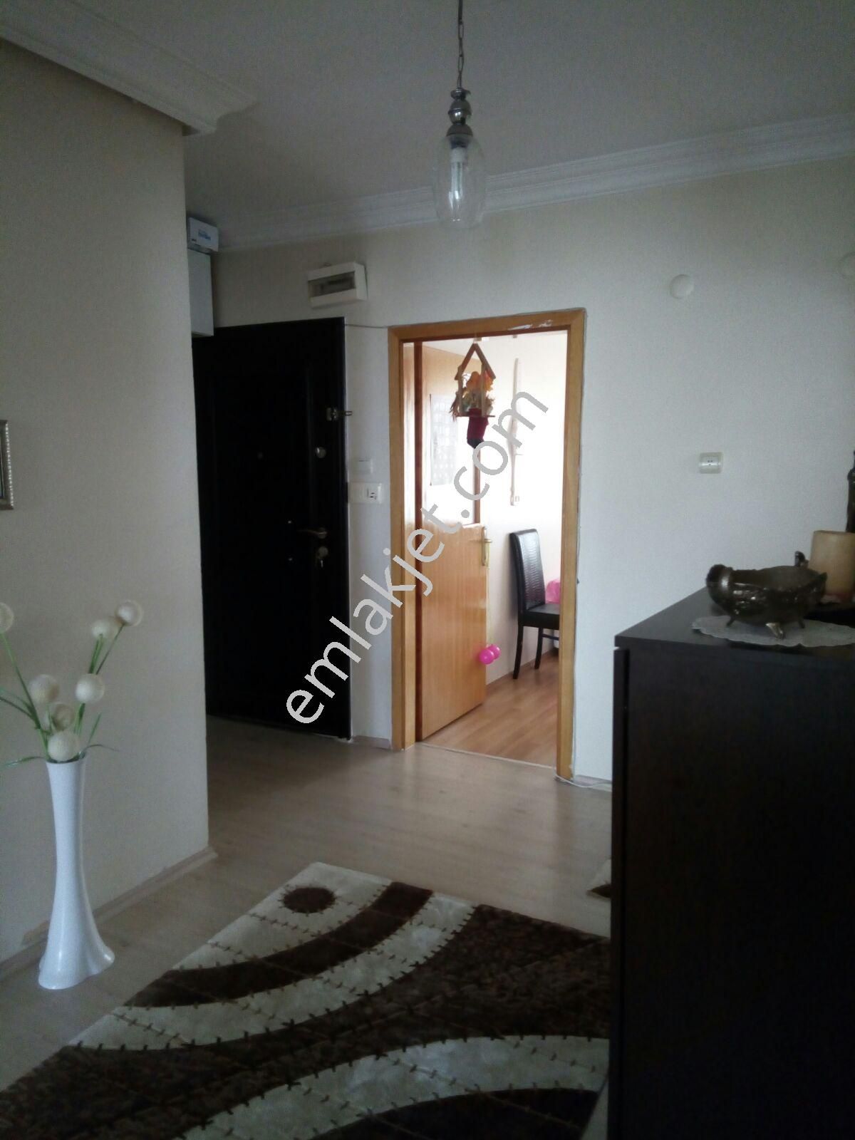 Akpınar Mahallesi Merkezi Metroya 100 Metre Kiralık Arakat Daire - Görsel 4