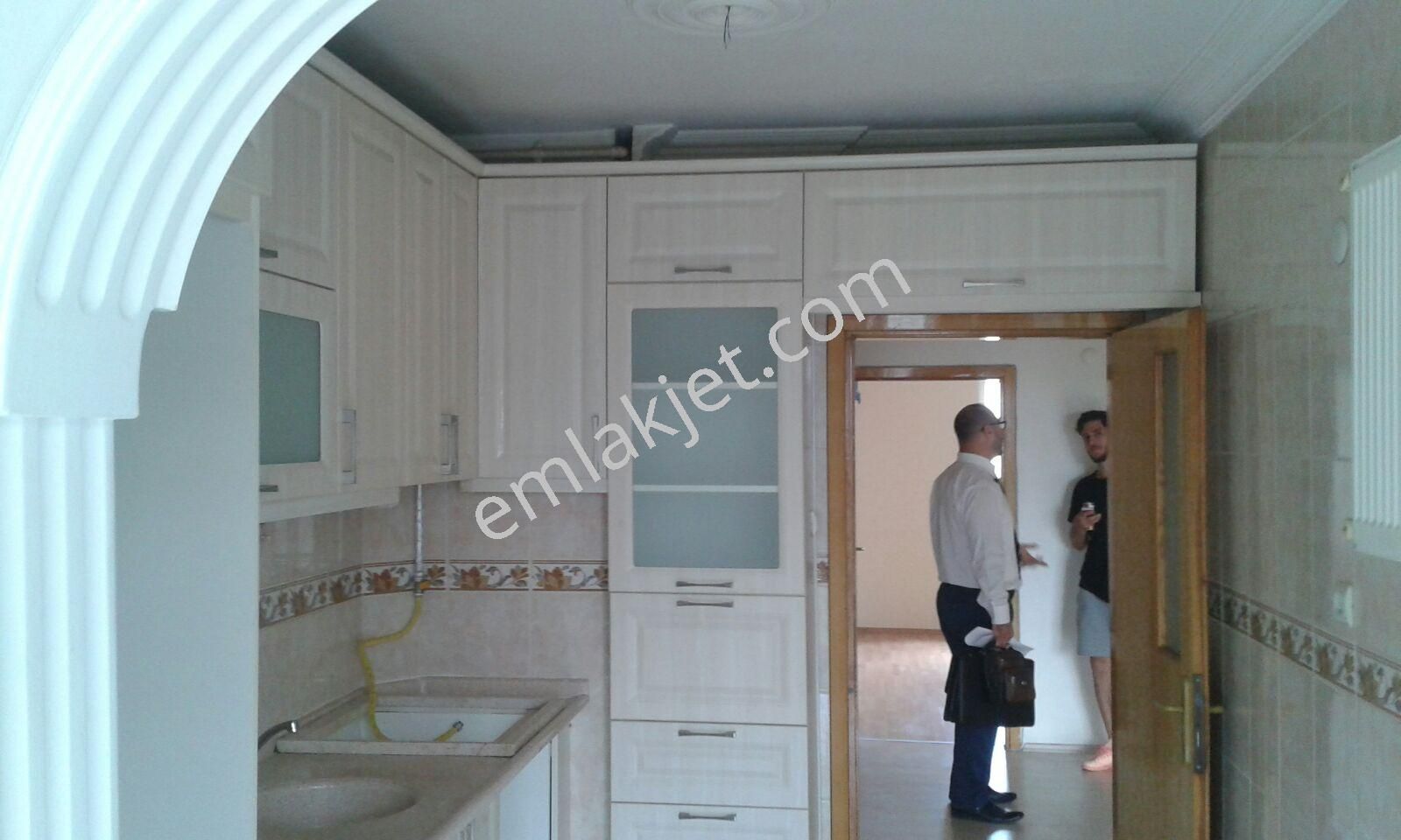 Akpınar Mahallesi Merkezi Metroya 100 Metre Kiralık Arakat Daire - Görsel 18
