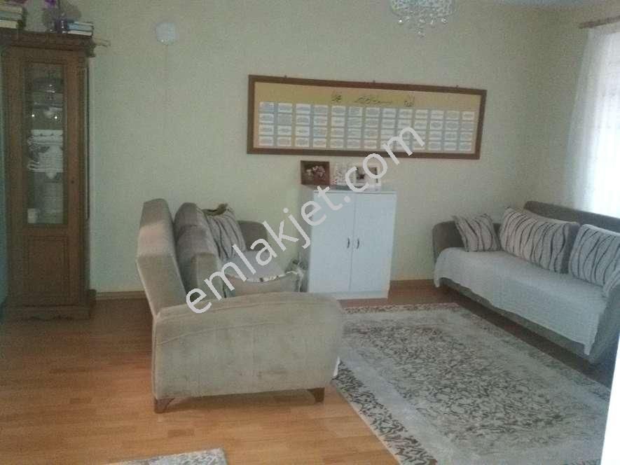 Emlakçıdan Kocaeli Gölcük Donanma Mahallesi 2+1 Satılık Müstakil 310