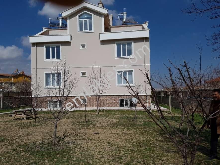 Emlakçıdan Konya Selçuklu Sille Ak Mahallesi 3+1 Kiralık Daire 1.350