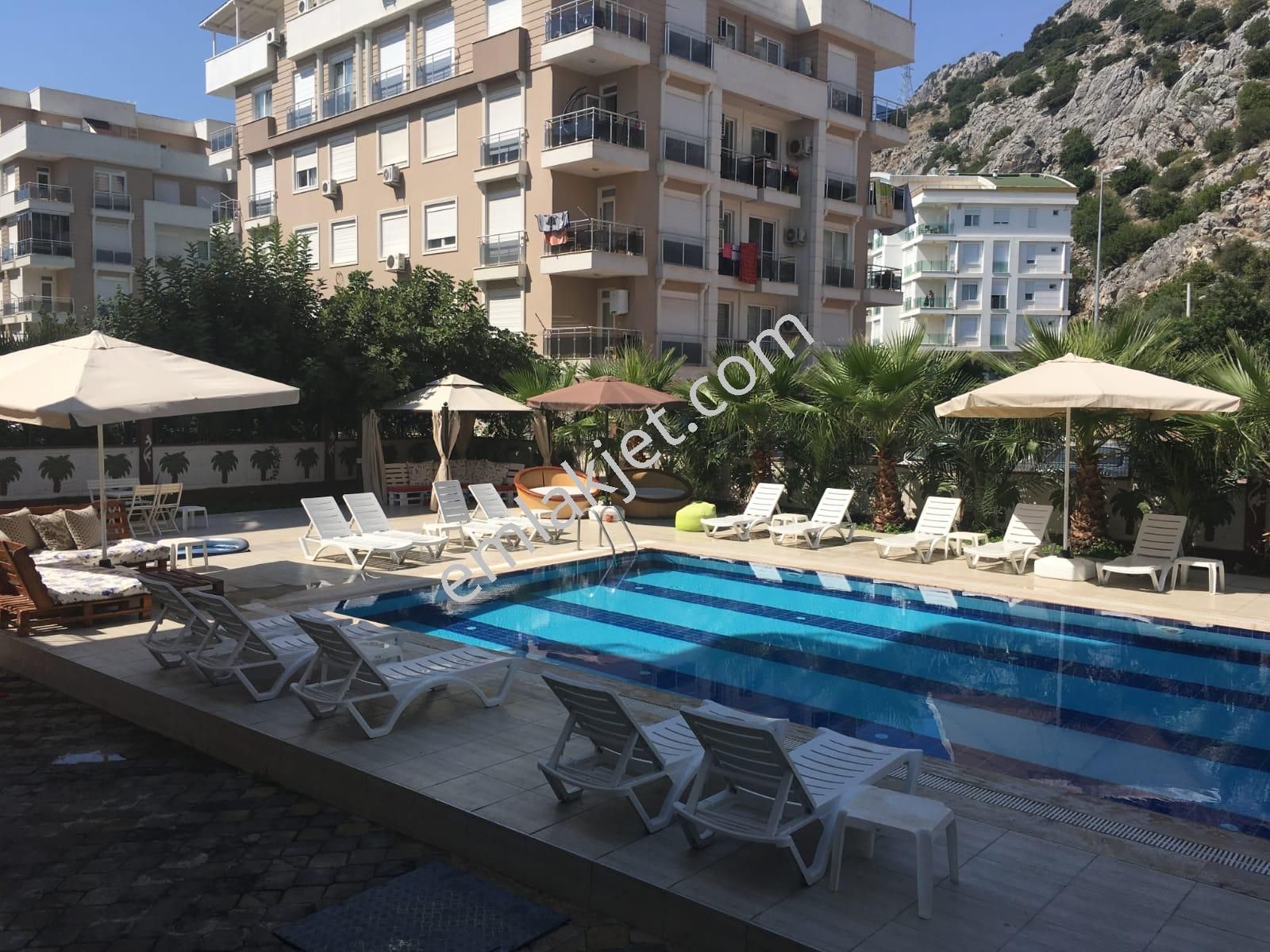 Emlakçıdan Antalya Konyaaltı Hurma Mahallesi 2+1 Günlük Kiralık Daire