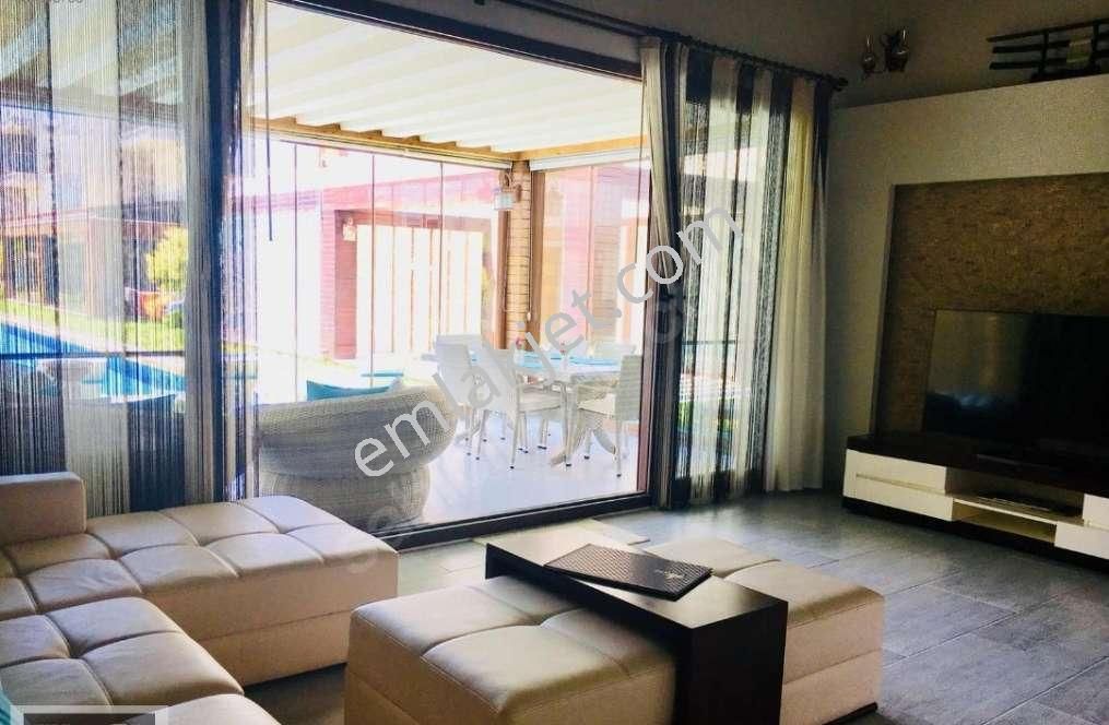 Emlakçıdan Aydın Kuşadası Güzelçamlı Mahallesi 4+1 Günlük Kiralık