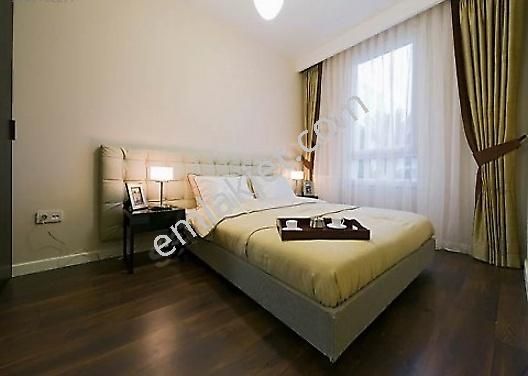 Emlakçıdan İzmir Karşıyaka Cumhuriyet Mahallesi 1+1 Günlük Kiralık