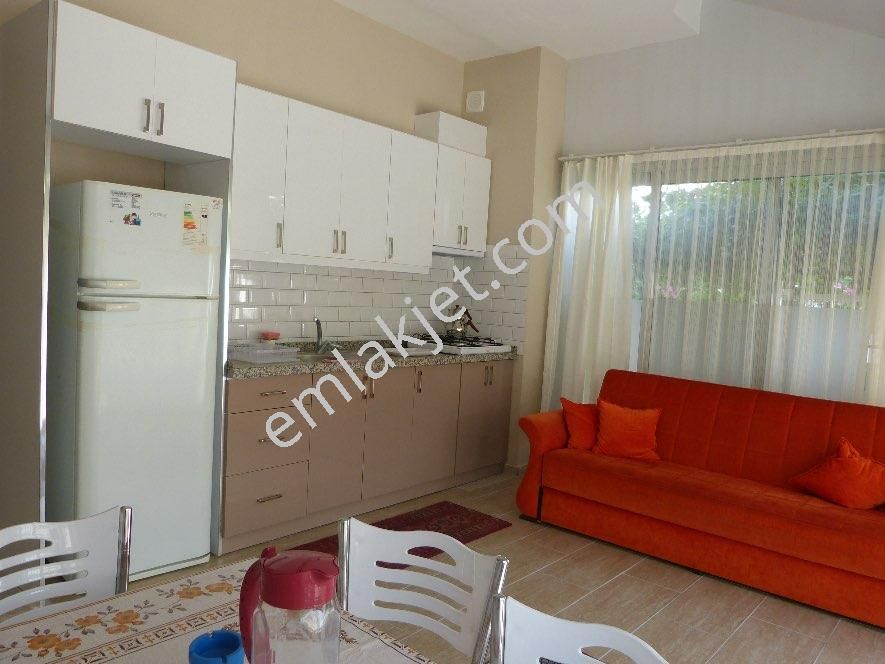 Emlakçıdan İzmir Karaburun Mordoğan Mahallesi 1+1 Kiralık Daire 300 TL