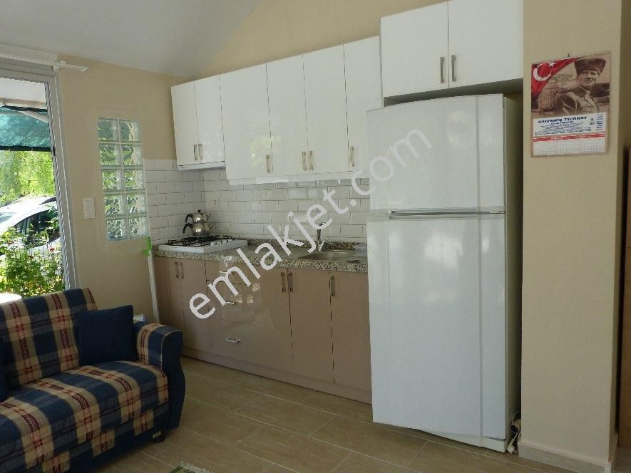 Emlakçıdan İzmir Karaburun Mordoğan Mahallesi 1+1 Kiralık Daire 300 TL