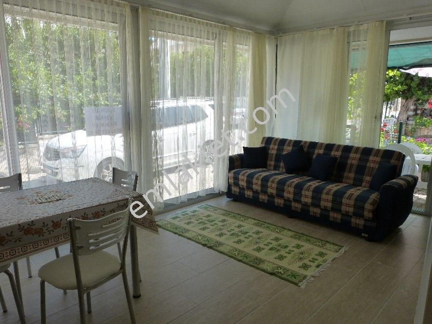 Emlakçıdan İzmir Karaburun Mordoğan Mahallesi 1+1 Kiralık Daire 300 TL